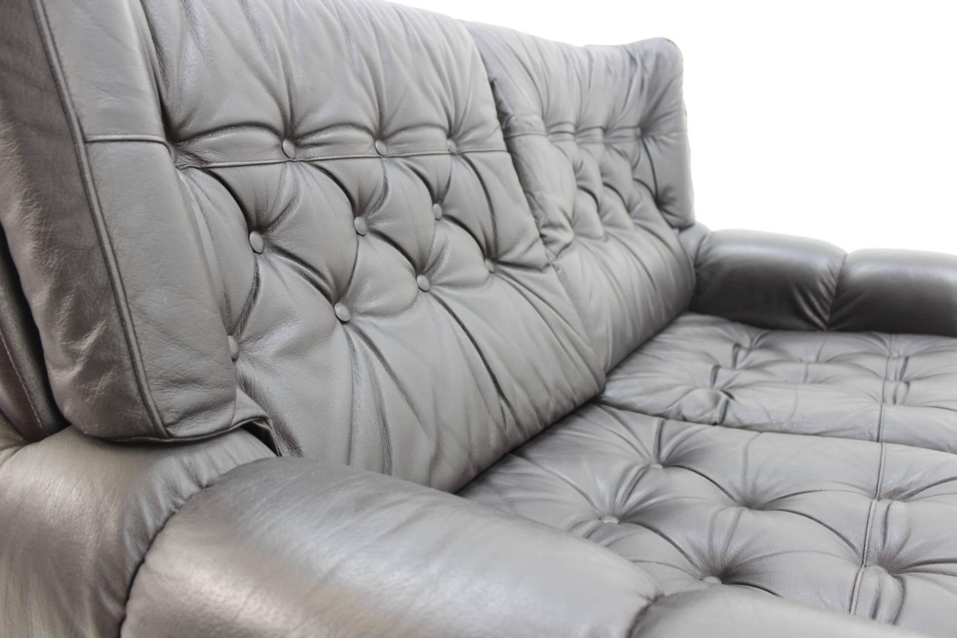 Mid-20th Century Midcentury Design Leather Sofa