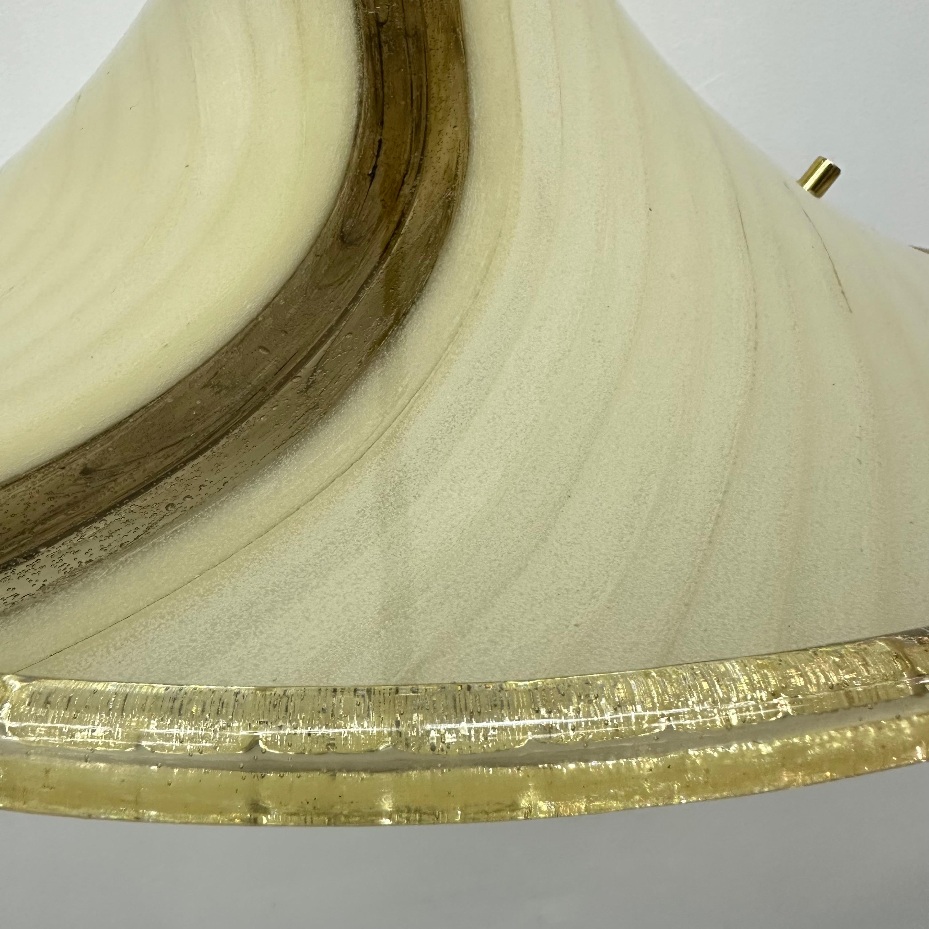 Design di metà secolo in lucite, anni '70 Hustadt Leuchten
Dimensioni: 157 cm di altezza - 75 cm di altezza, 57 cm di diametro
Condizioni: Buono
Materiale: Plastica, metallo