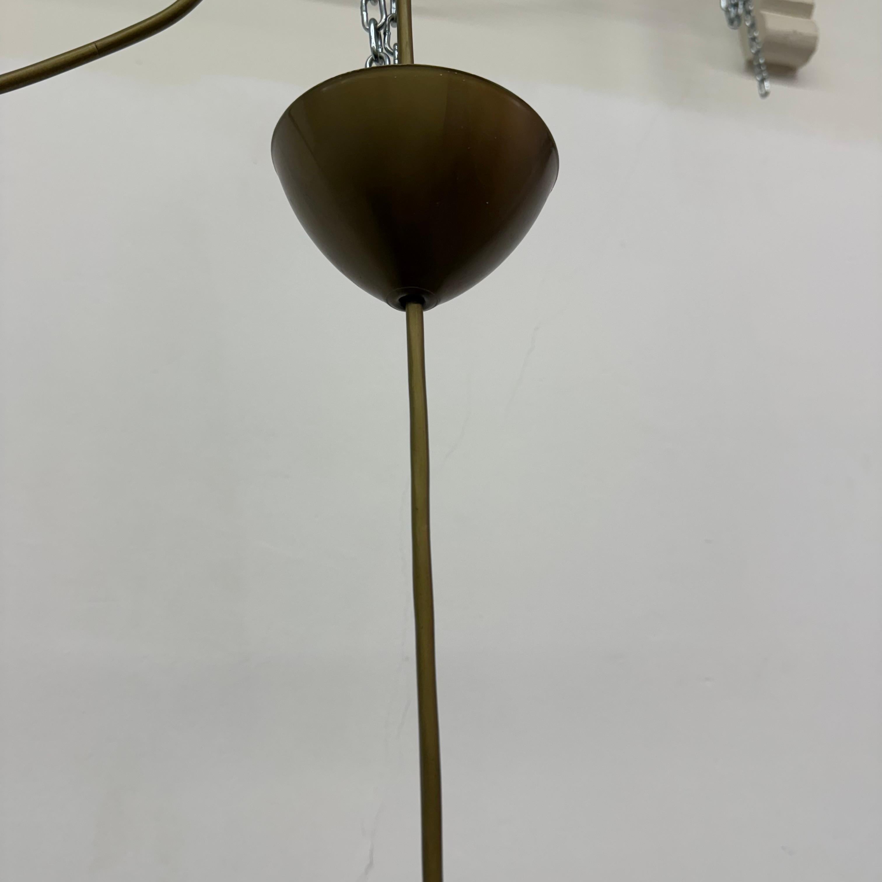 Lampada a sospensione in lucite dal design di metà secolo, anni '70 in vendita 1