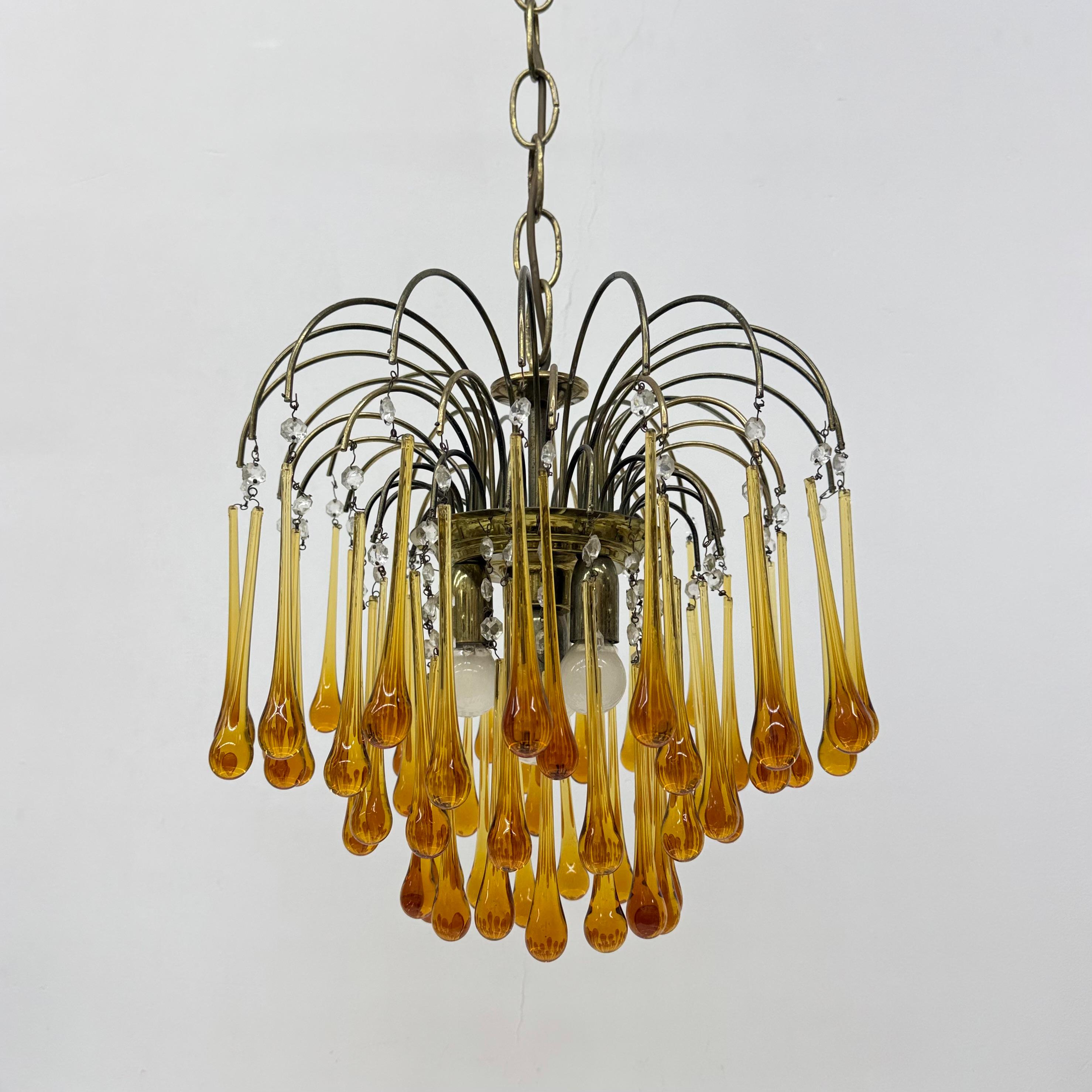 Lampadario a goccia in vetro ambrato di Murano di design di metà secolo, anni '70 in vendita 5