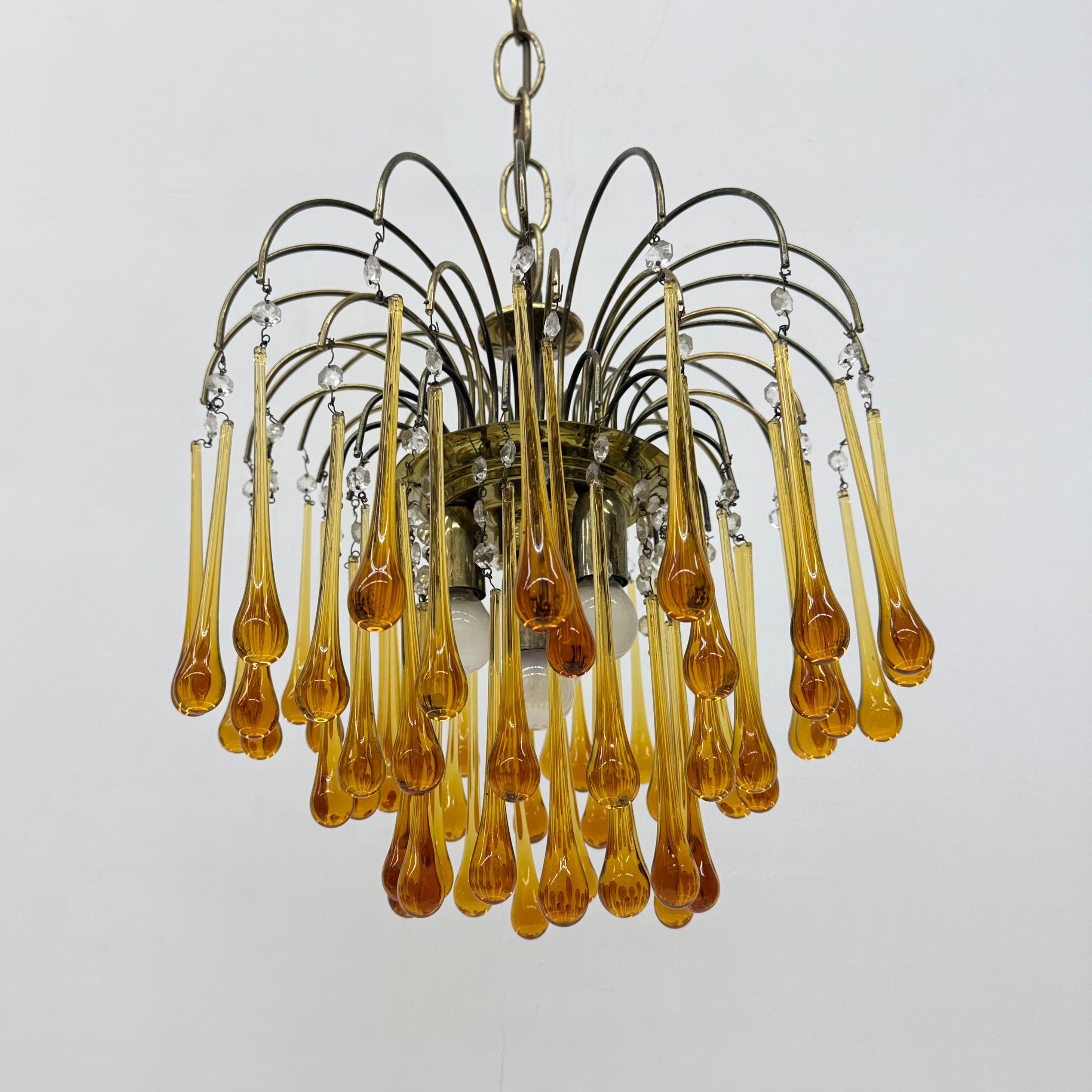 Lampadario a goccia in vetro ambrato di Murano di design di metà secolo, anni '70 in vendita 7