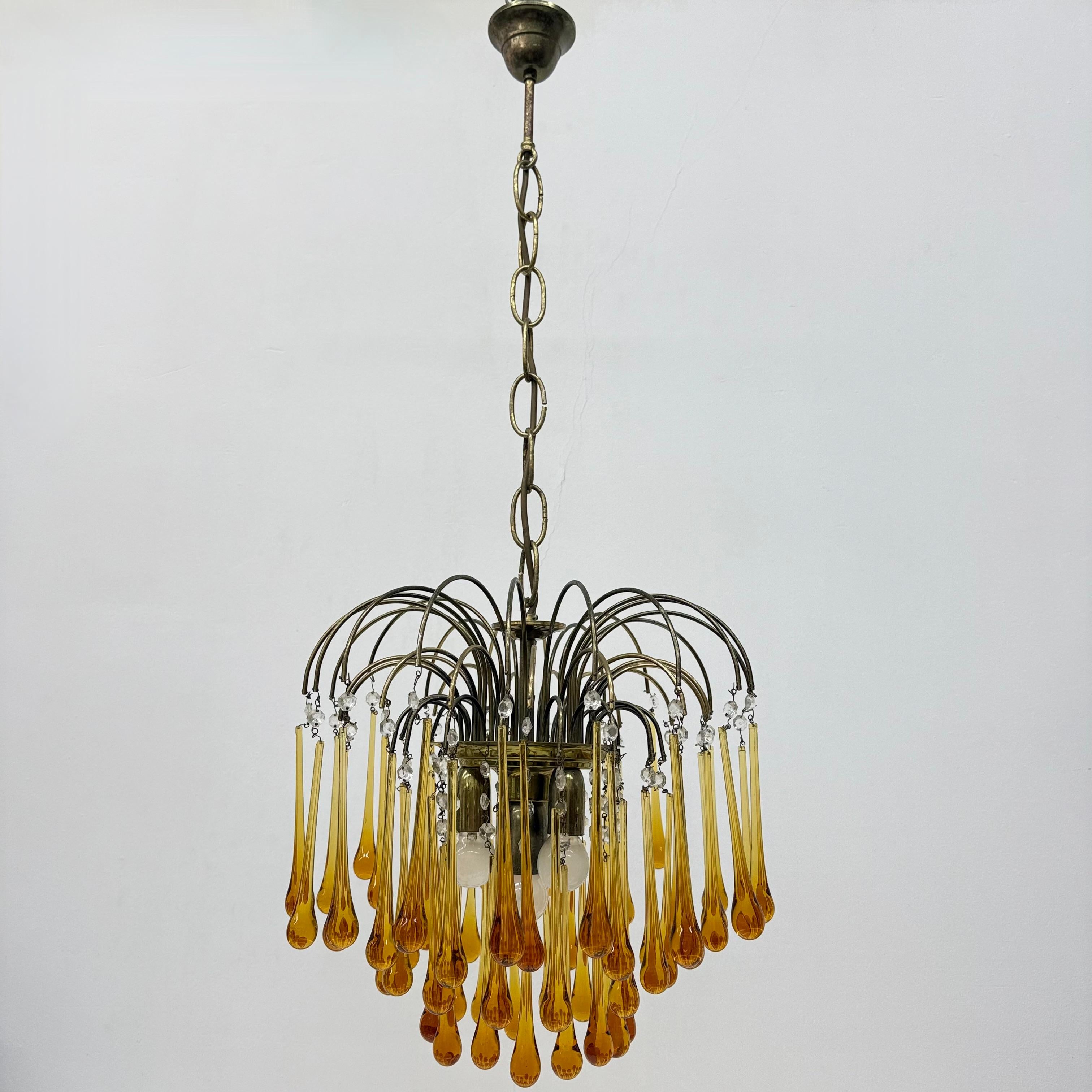 Lampadario a goccia in vetro ambrato di Murano di design di metà secolo, anni '70 in vendita 8