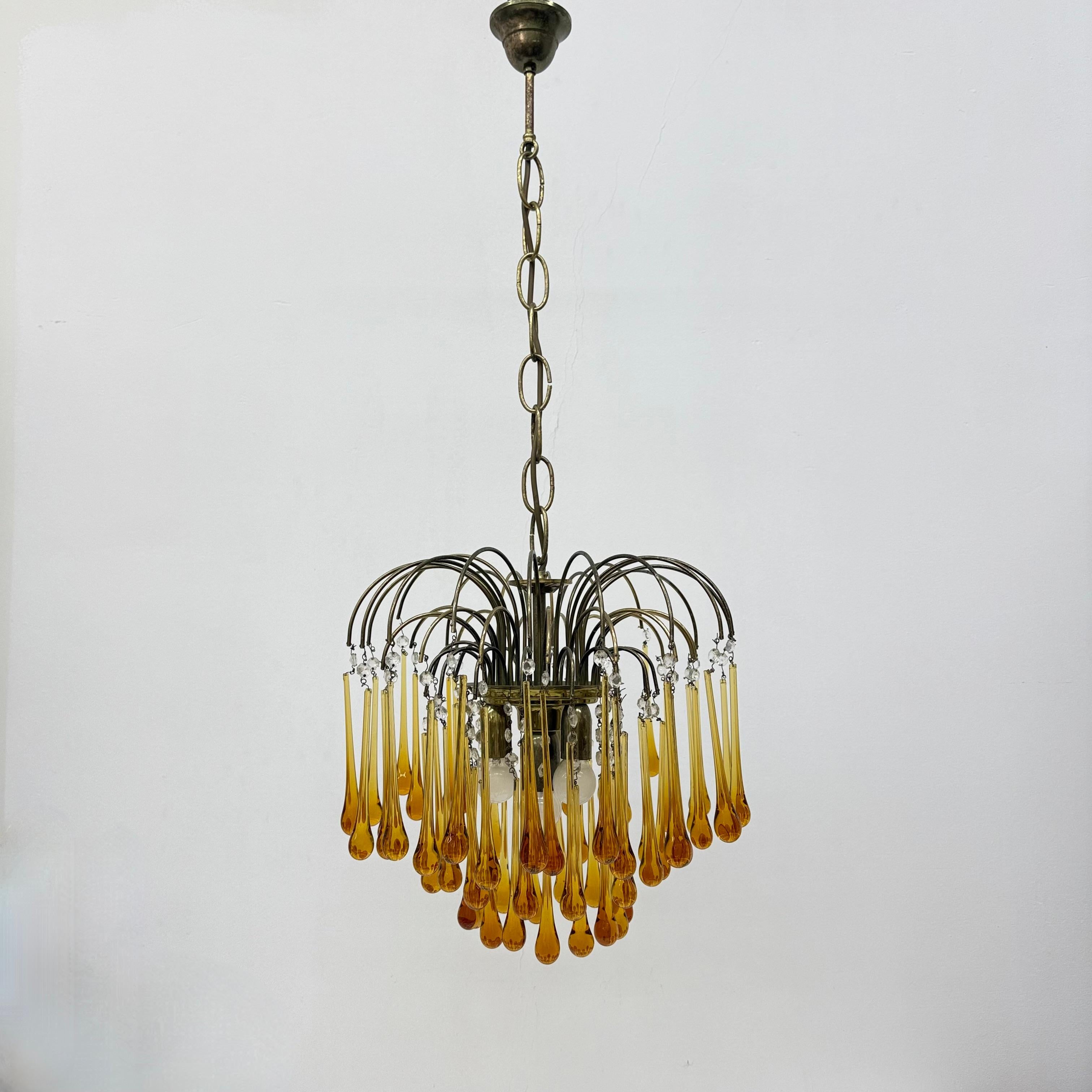 Lampadario a goccia in vetro ambrato di Murano di design di metà secolo, anni '70 in vendita 9