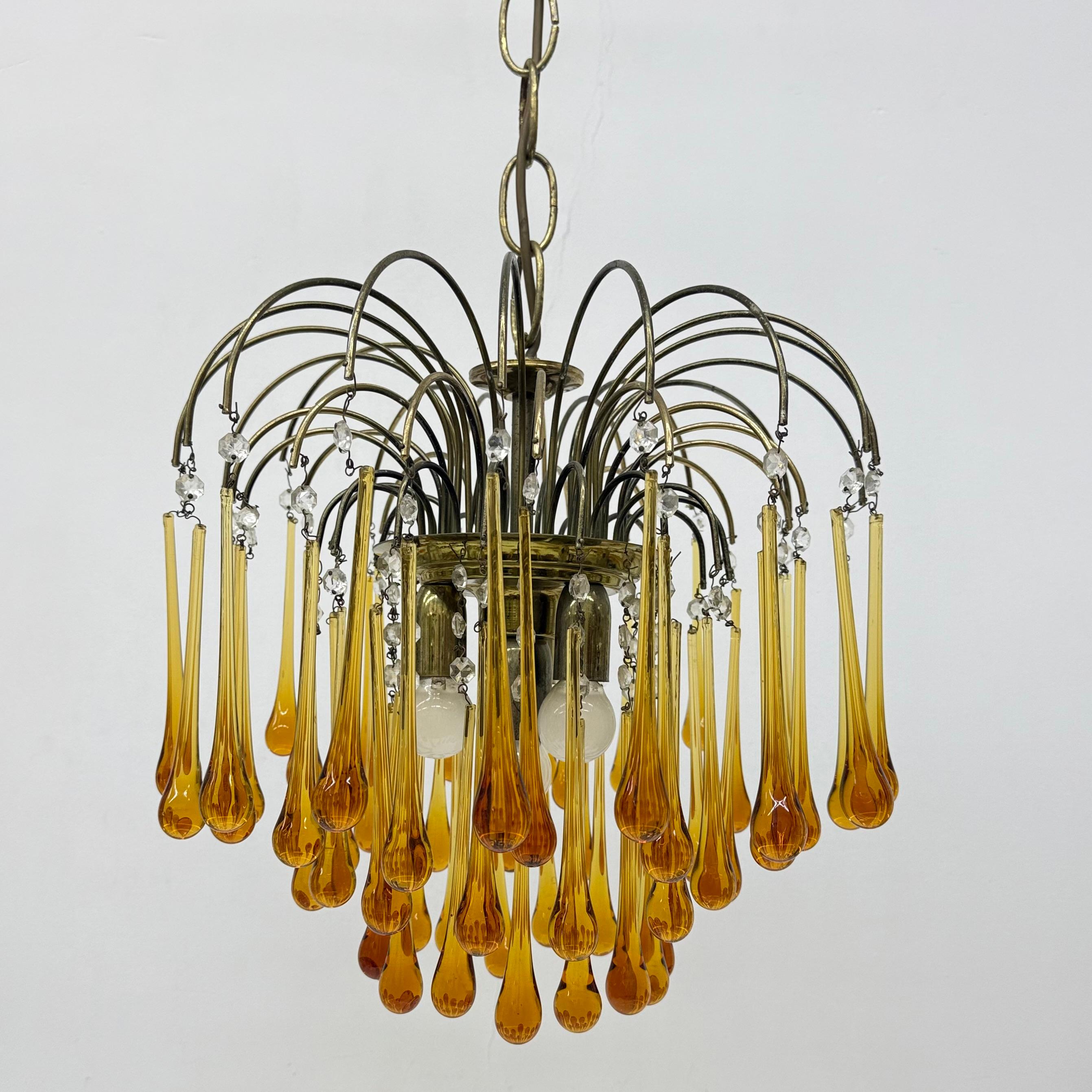 Lampadario a goccia in vetro ambrato di Murano di design di metà secolo, anni '70 in vendita 13