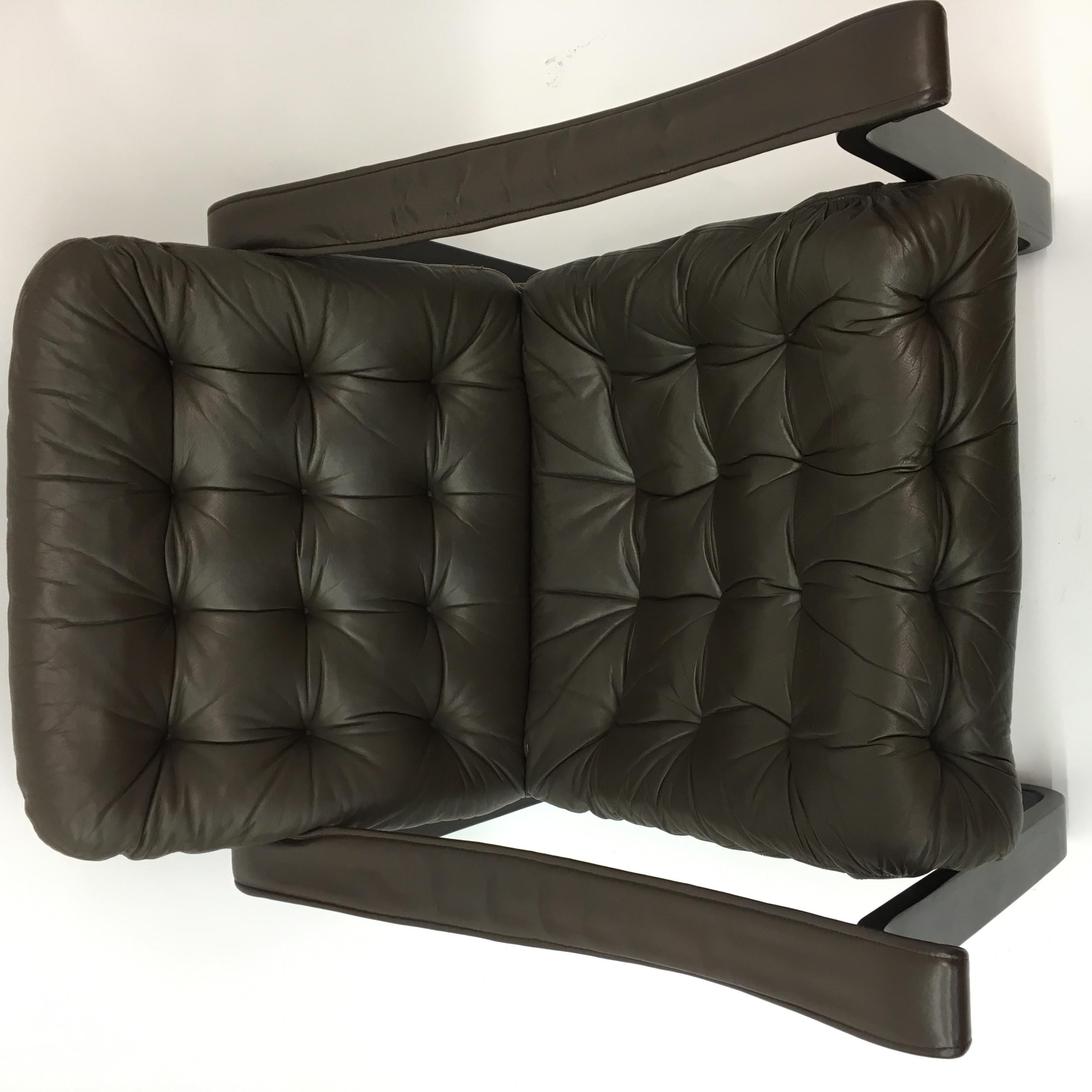 Mid-century design OY BJ Dahlqvist AB Dark Brown Leather safari lounge chair For Sale 6
