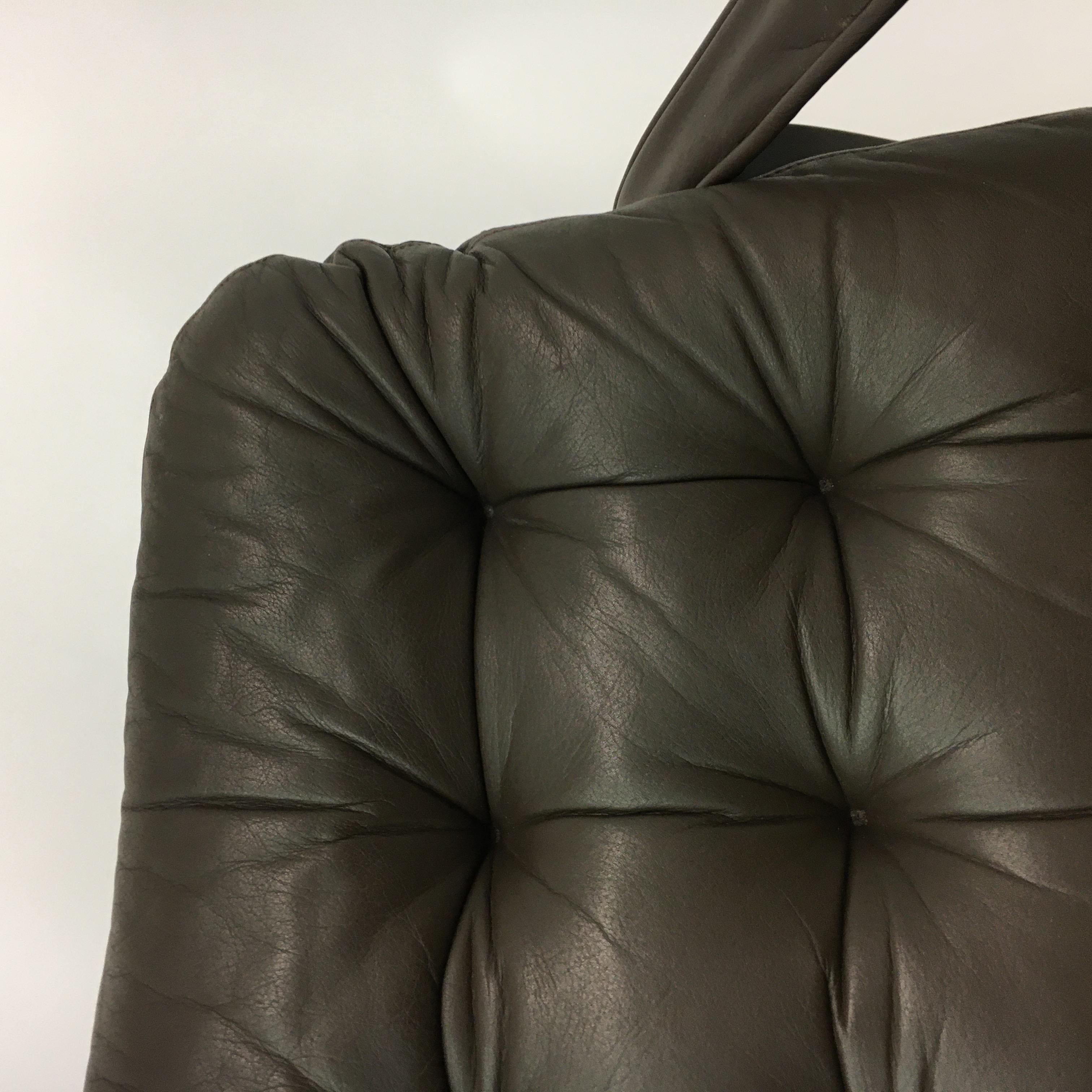 Mid-century design OY BJ Dahlqvist AB Dark Brown Leather safari lounge chair For Sale 9