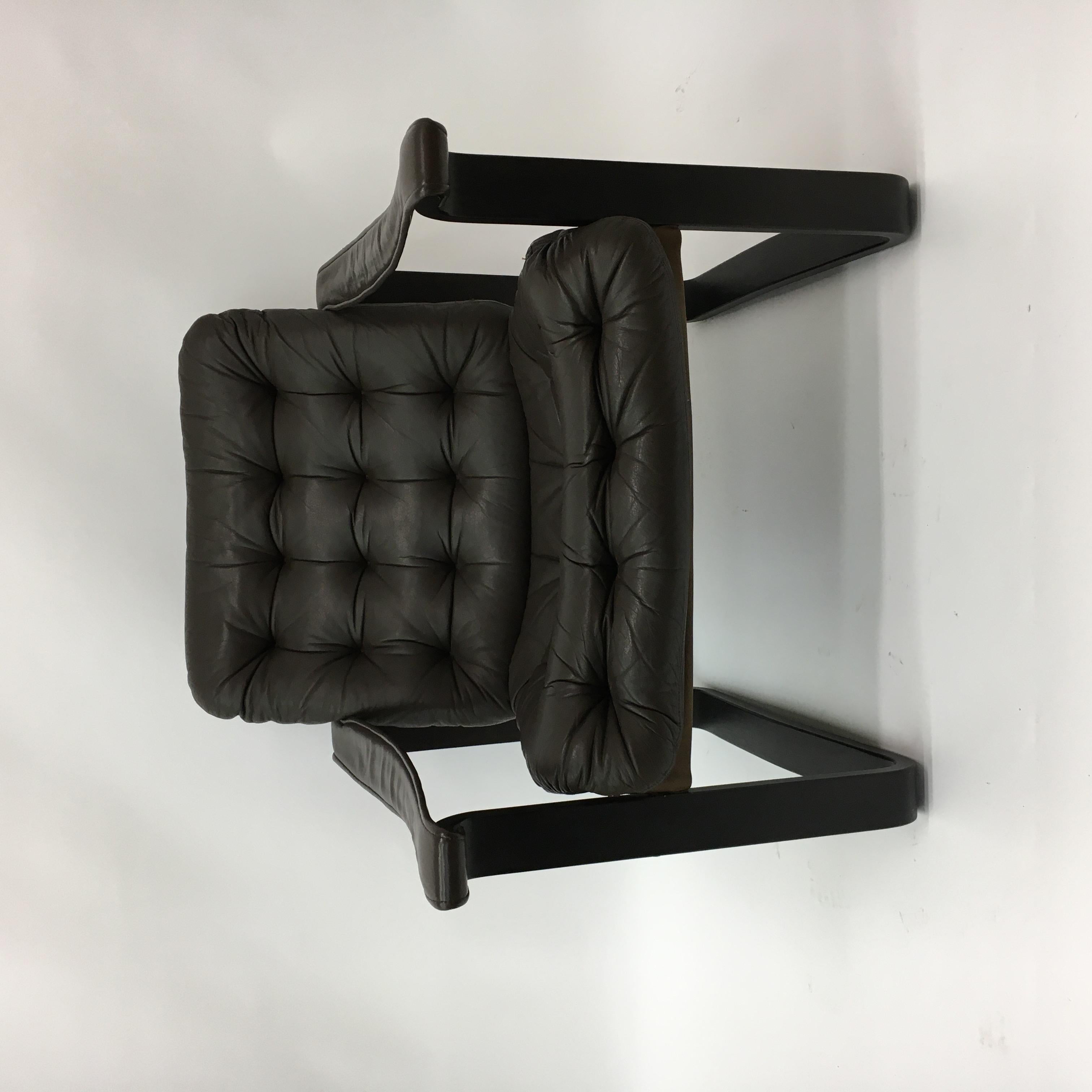 Mid-century design OY BJ Dahlqvist AB Dark Brown Leather safari lounge chair For Sale 1