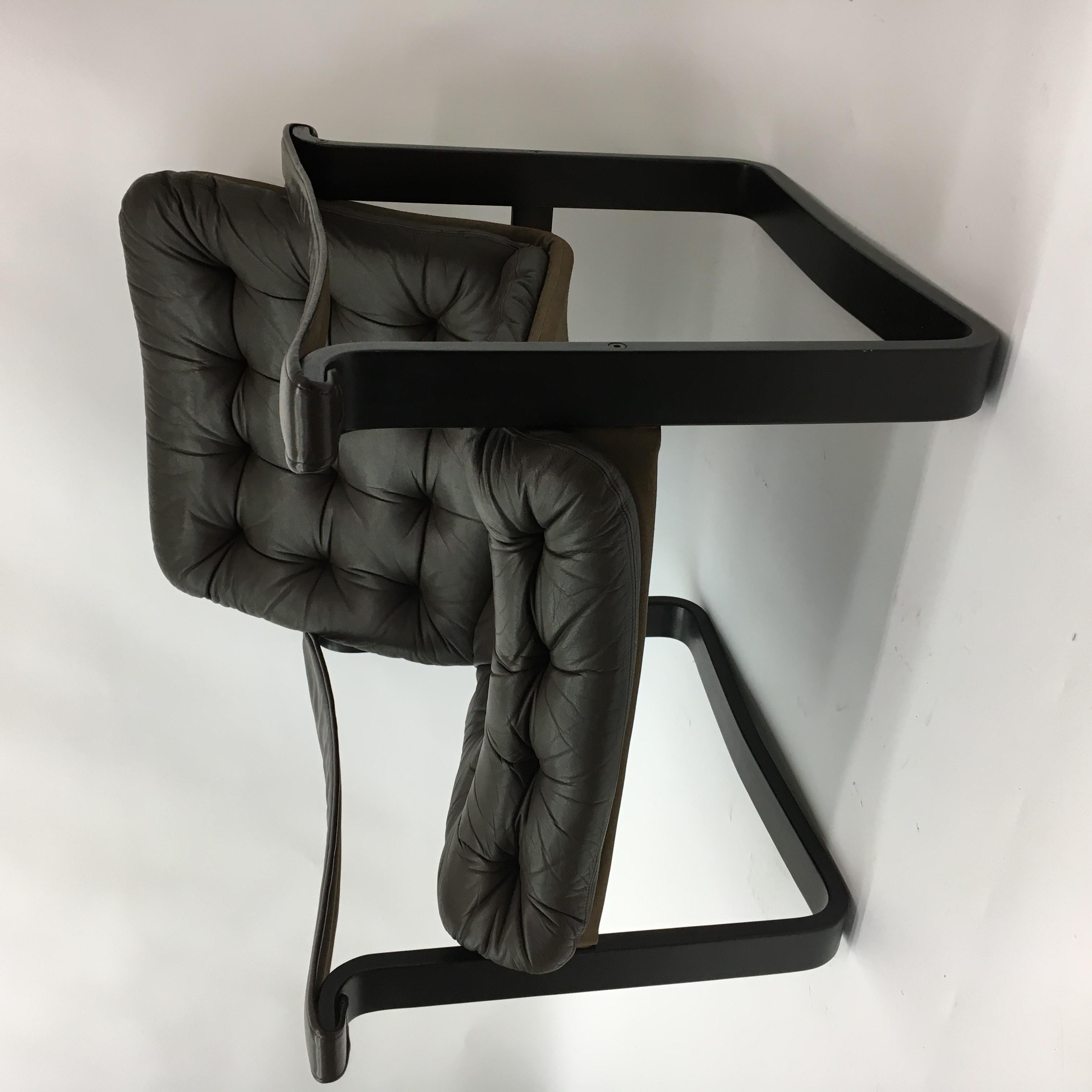 Mid-century design OY BJ Dahlqvist AB Dark Brown Leather safari lounge chair For Sale 3