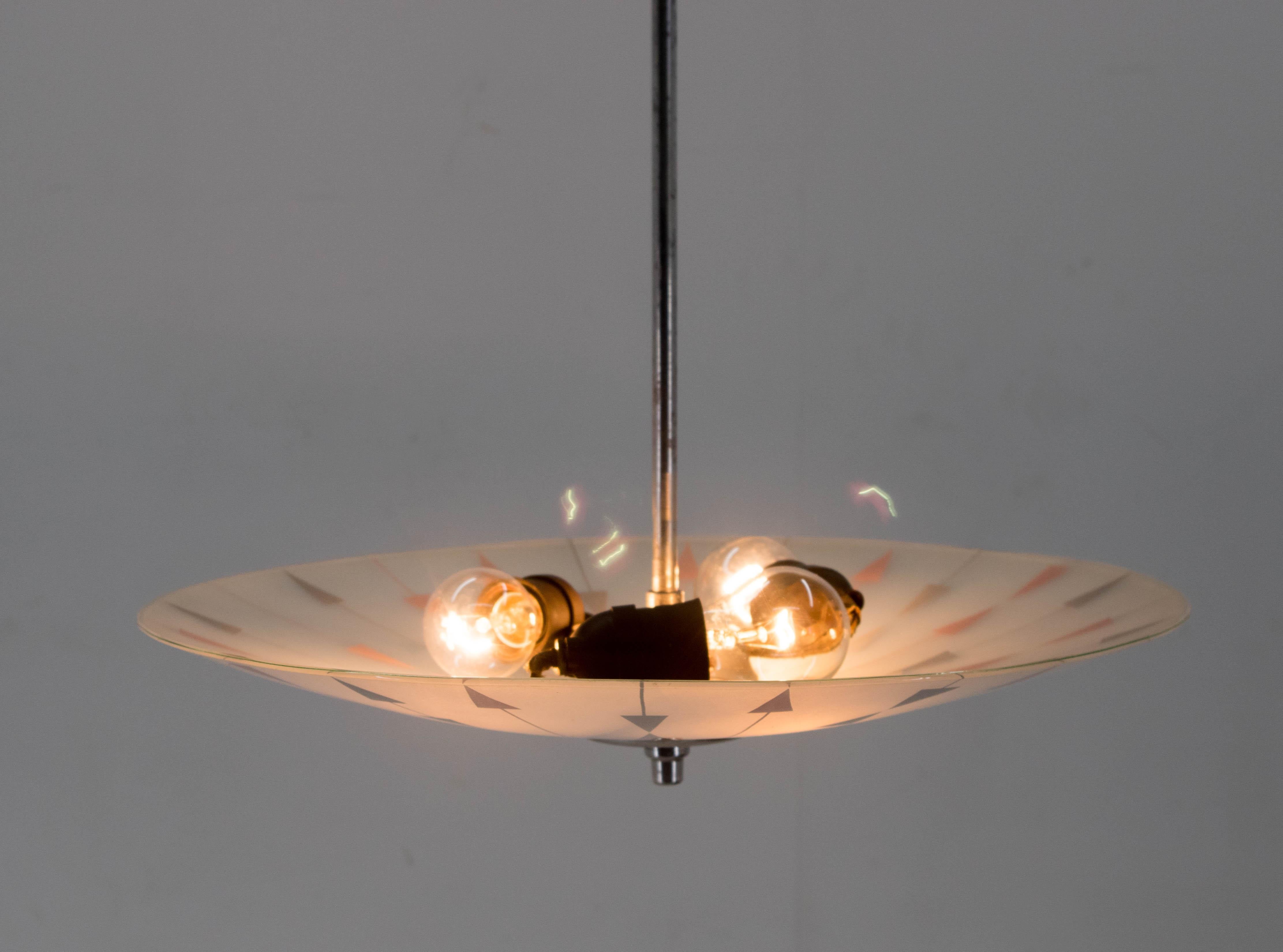 Verre Pendentif design du milieu du siècle, années 1960, deux disponibles en vente