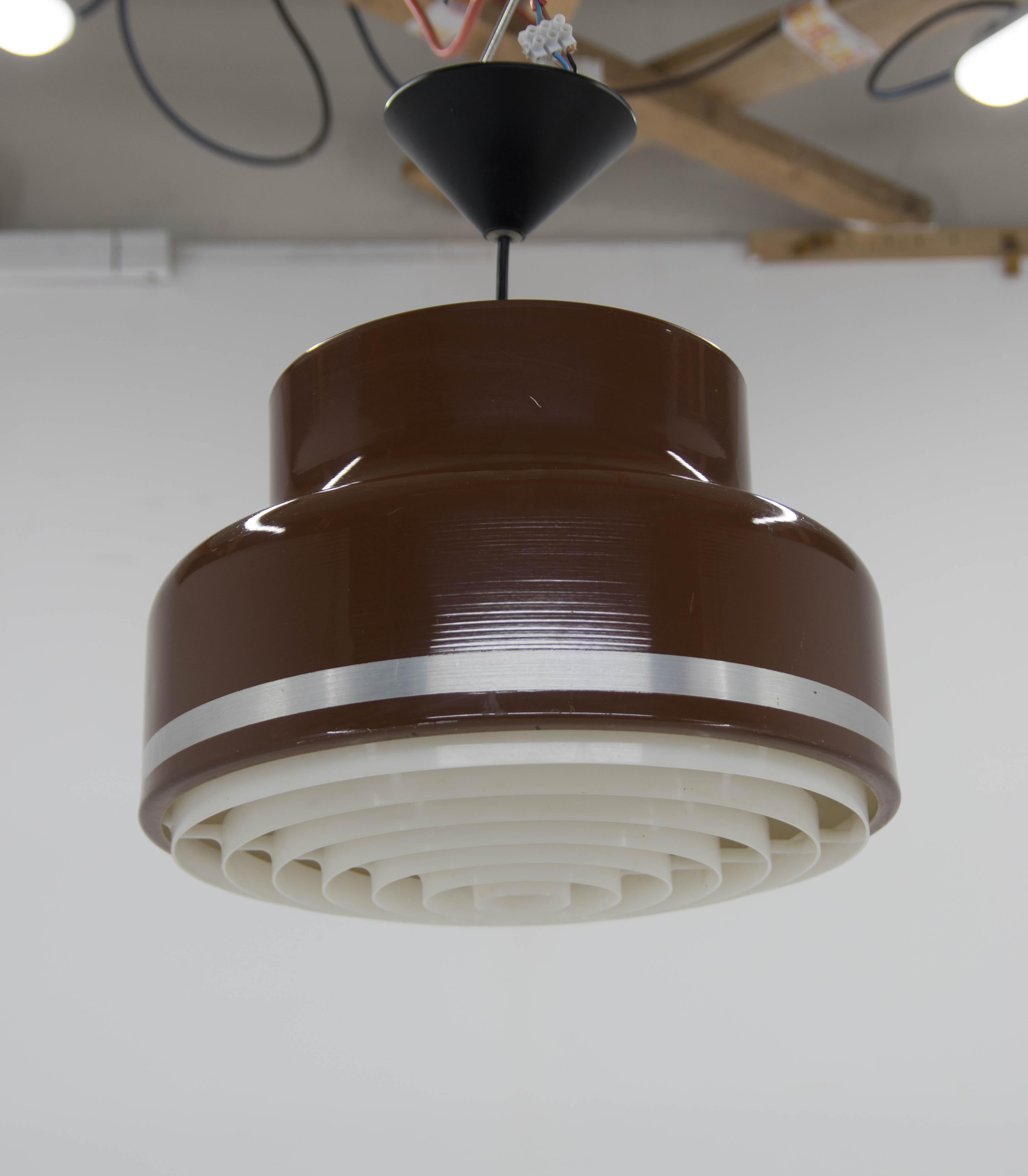 Design pendant made of brown painted metal and plastic.
Made in Czechoslovakia in 1970s
Rewired: 1x60W, E25-E27 bulb
US wiring compatible.