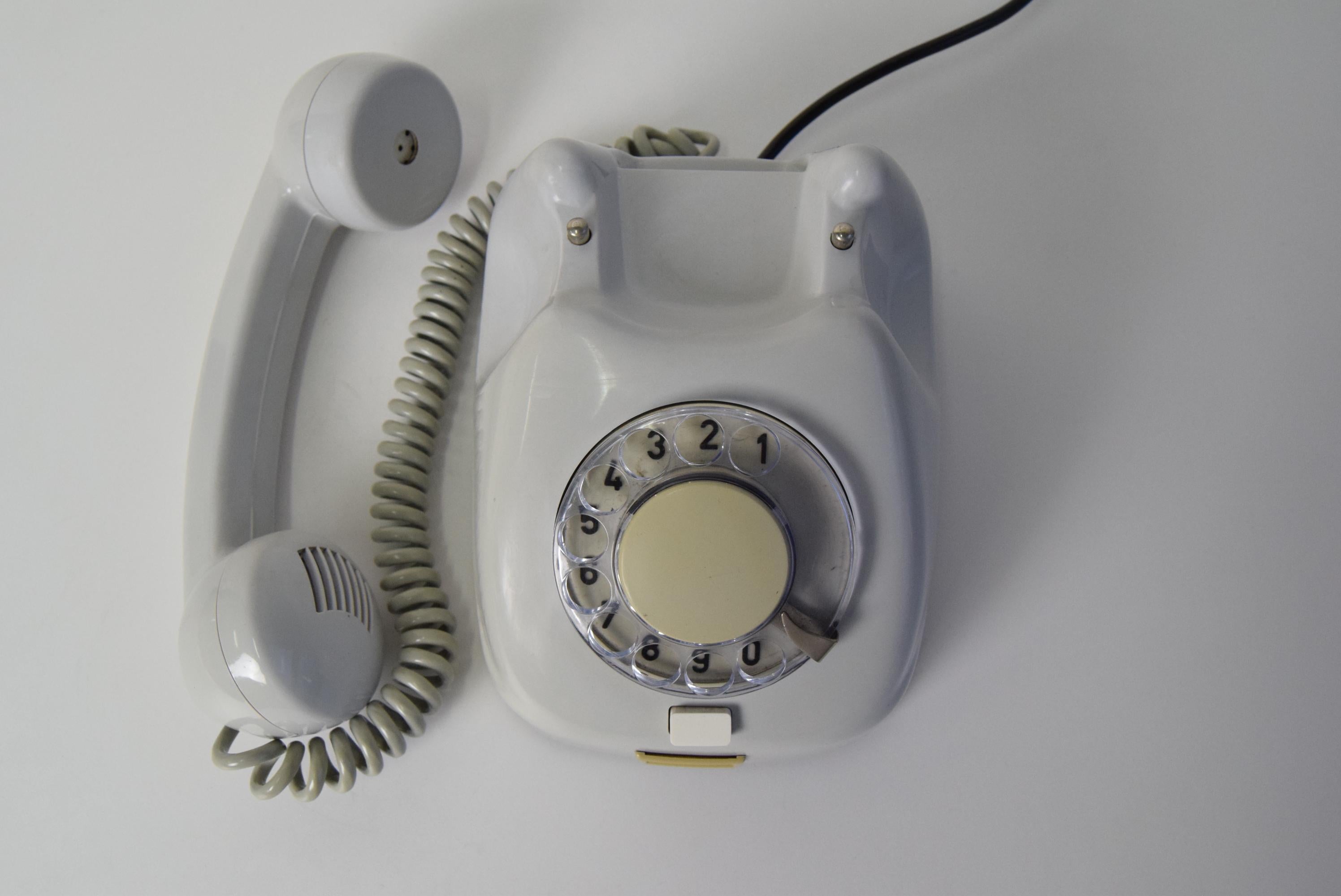 Tesla di design di metà secolo, anni '60. in vendita 4