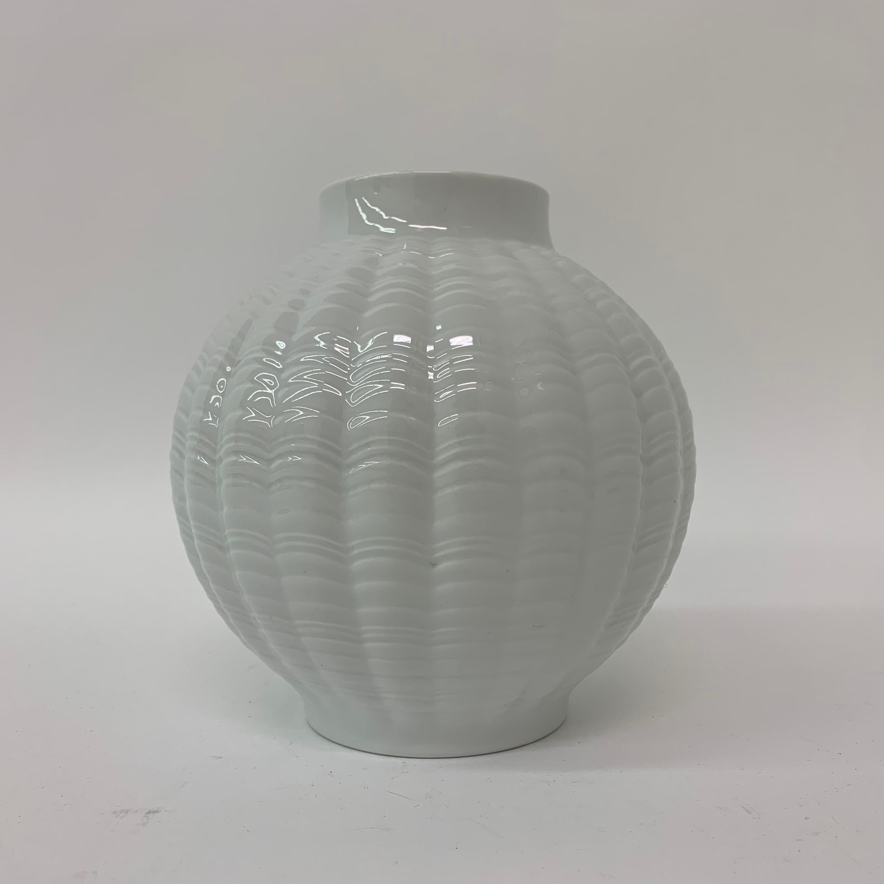 Mid-Century Design Porcelain Eschenbach Vase Kaiser Germany, 1970’s For Sale 4