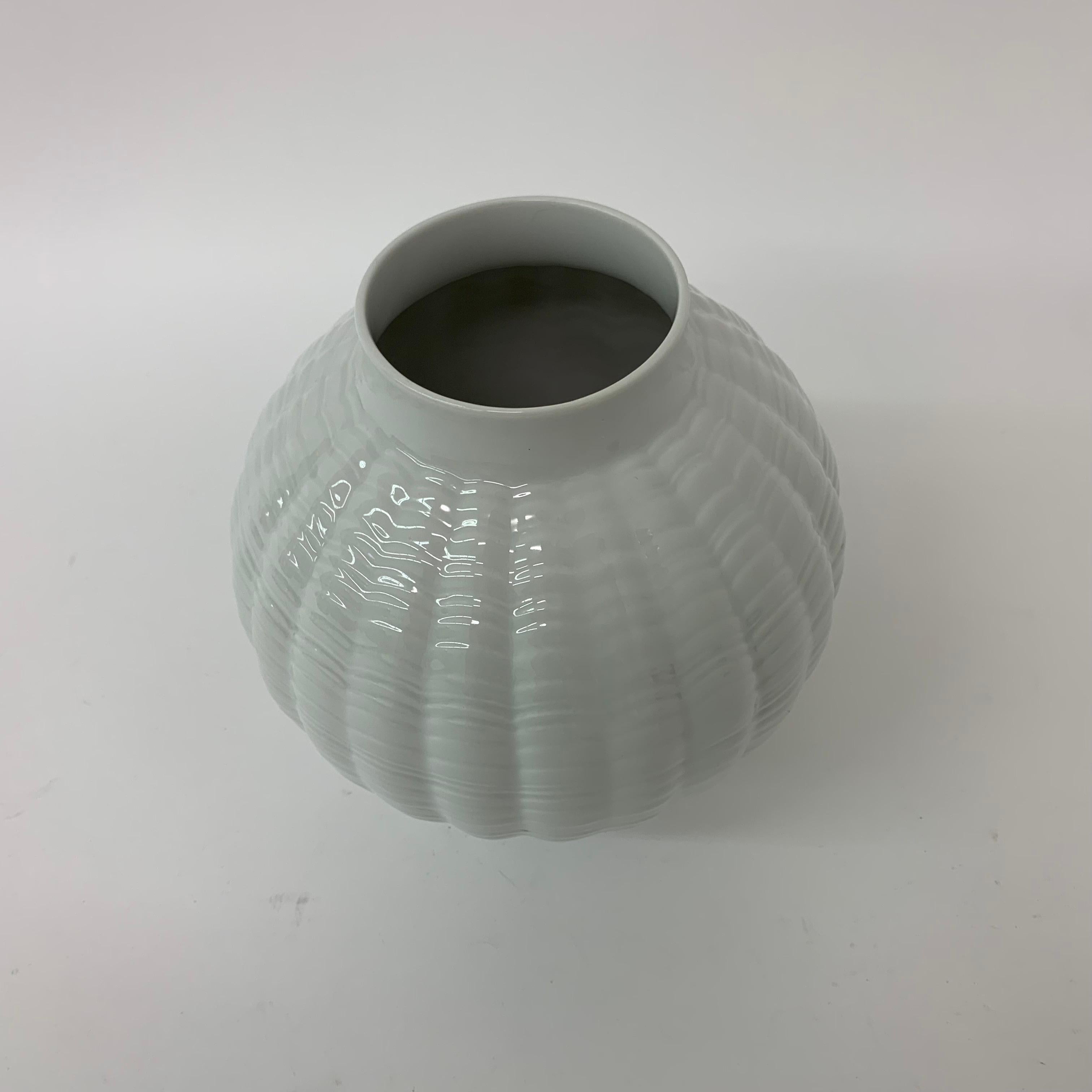 Mid-Century Design Porcelain Eschenbach Vase Kaiser Germany, 1970’s For Sale 3