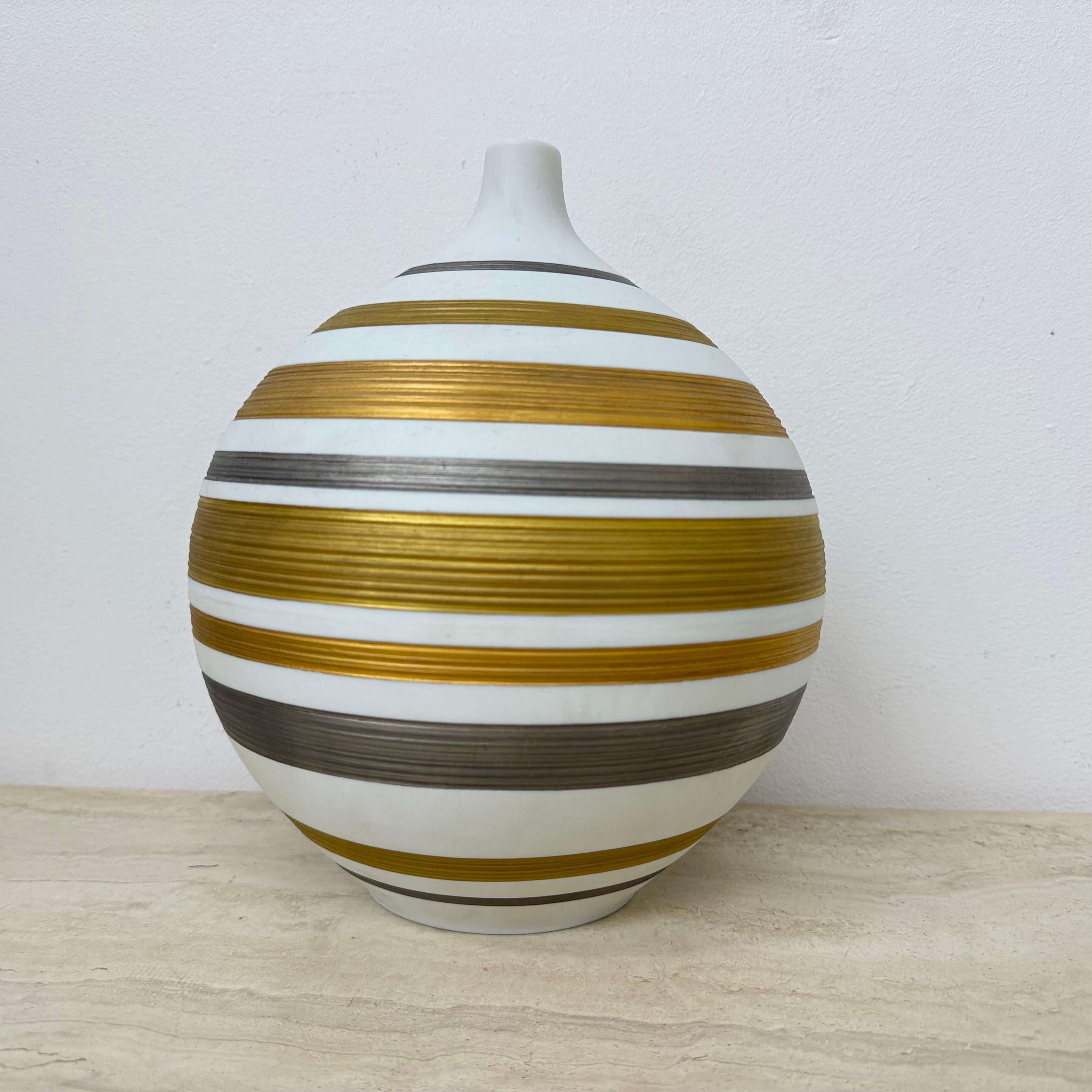Céramique Vase en porcelaine design du milieu du siècle par Hutschenreuther, 1970 en vente