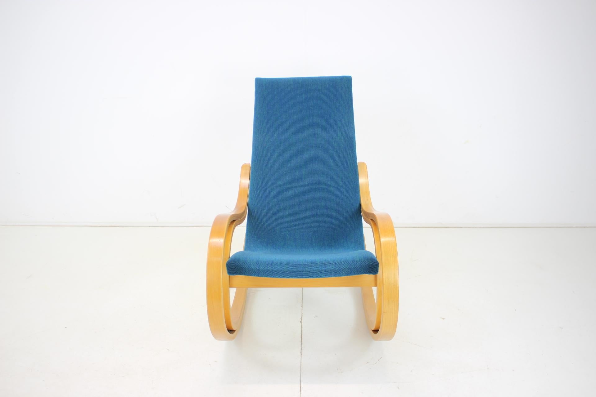 Mid-Century Design Rocking Armchair, 1970s In Good Condition For Sale In Praha, CZ