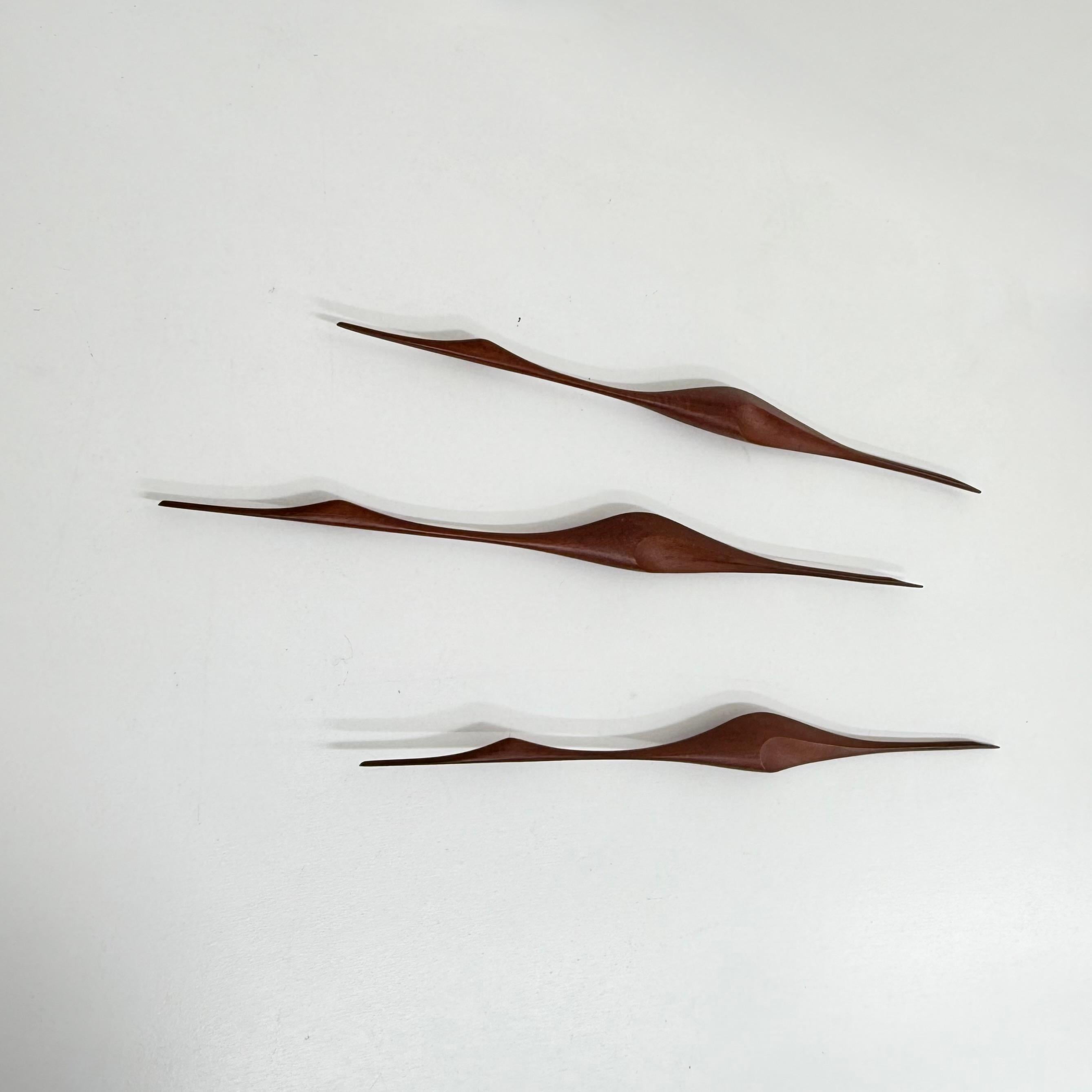 Ensemble de 3 sculptures murales d'oiseaux en bois de teck, design du milieu du siècle dernier, années 1970 9