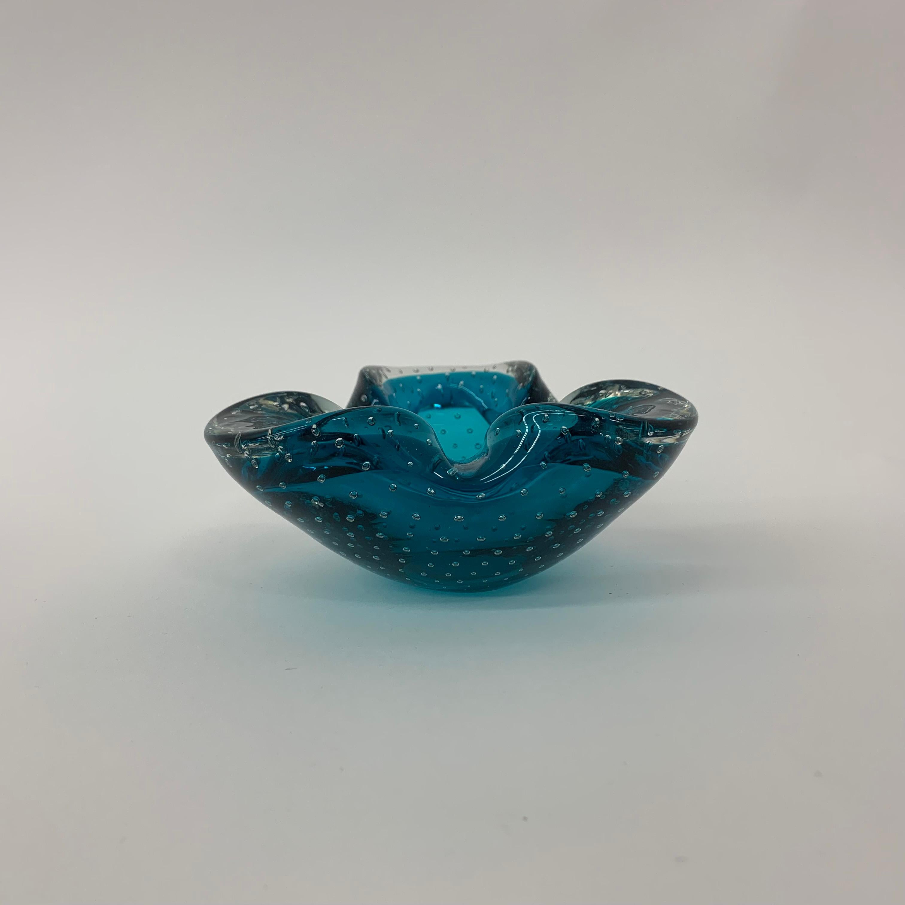 Set di 4 ciotole in vetro di Murano blu dal design di metà secolo, anni '70 in vendita 7