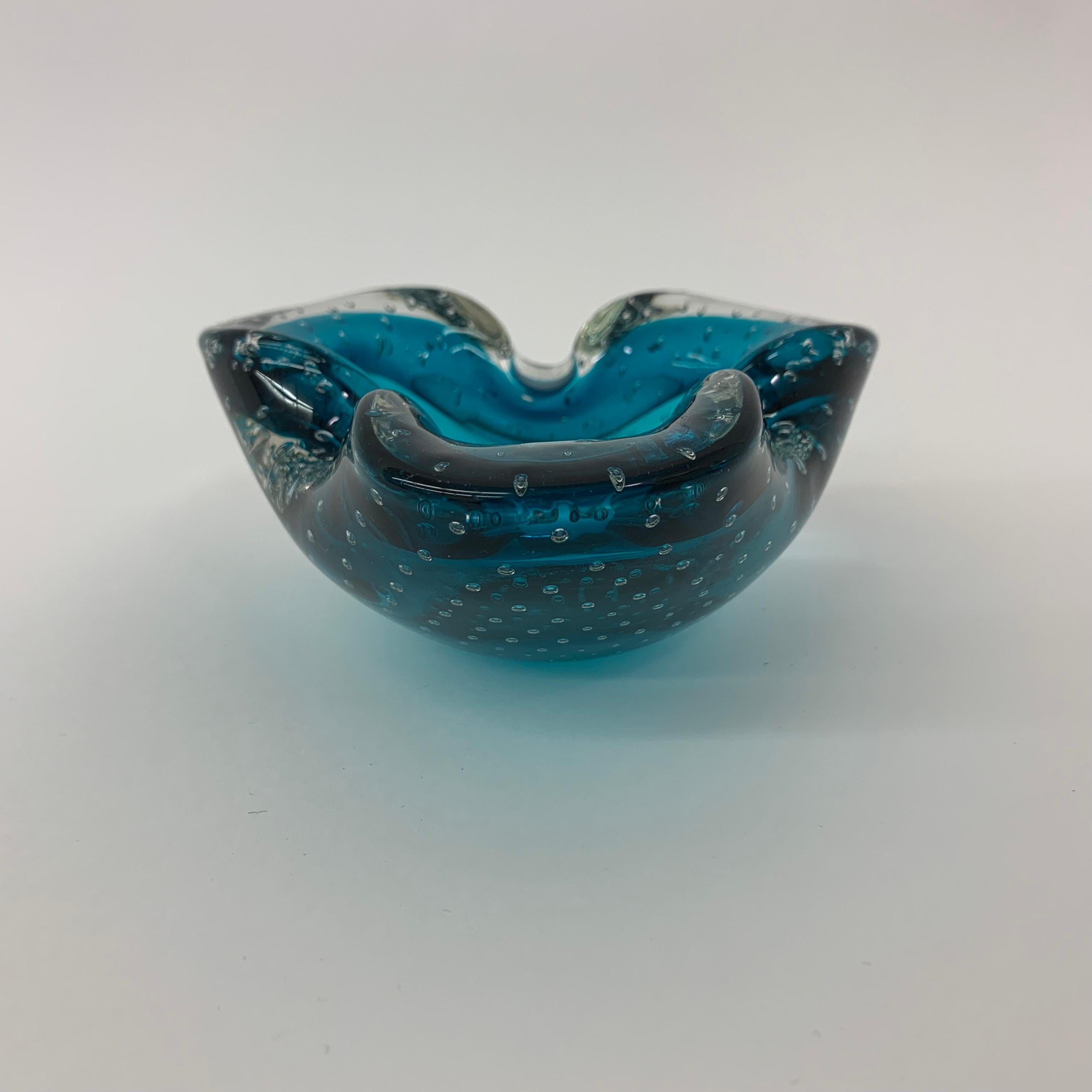 Set di 4 ciotole in vetro di Murano blu dal design di metà secolo, anni '70 in vendita 10