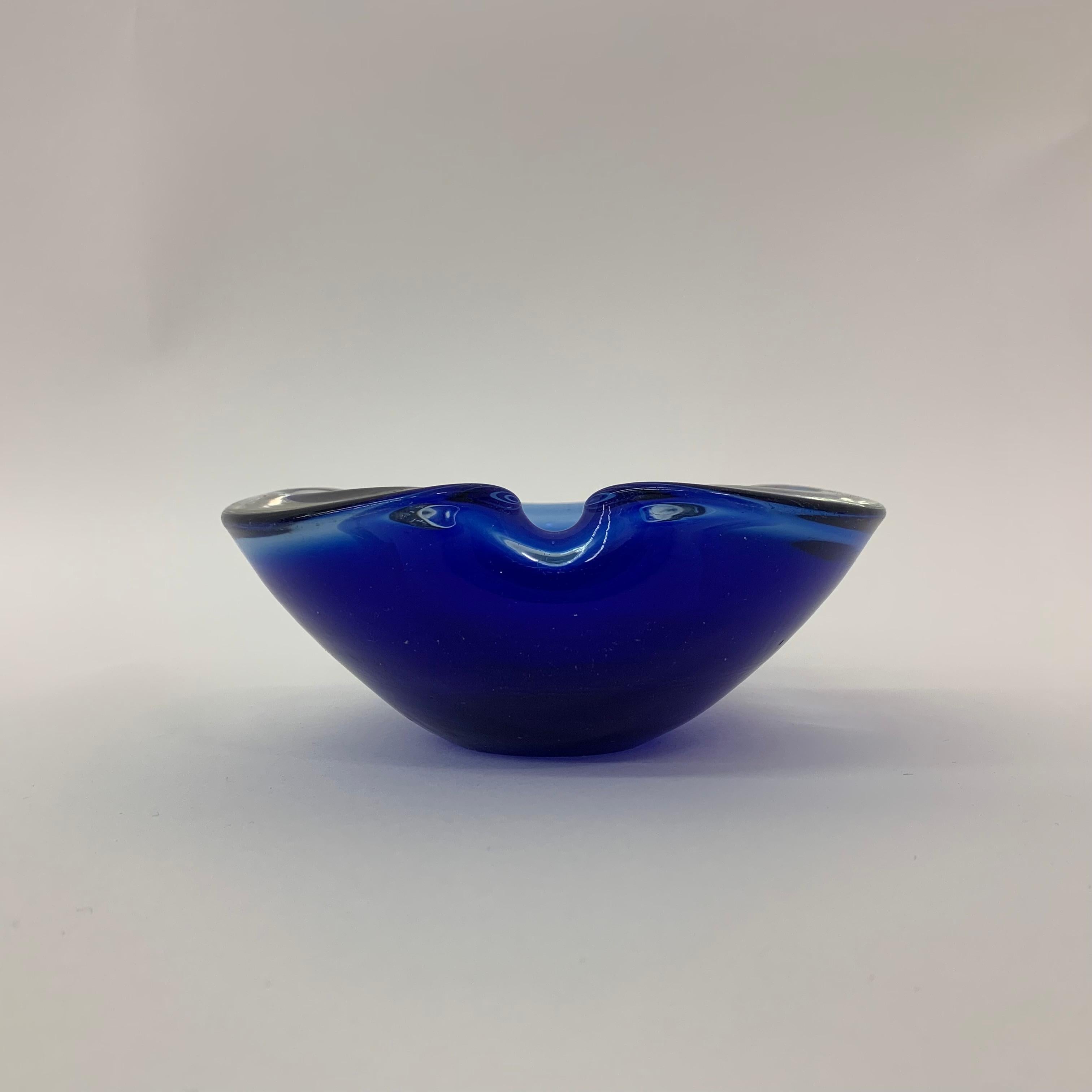 Set di 4 ciotole in vetro di Murano blu dal design di metà secolo, anni '70 in vendita 2