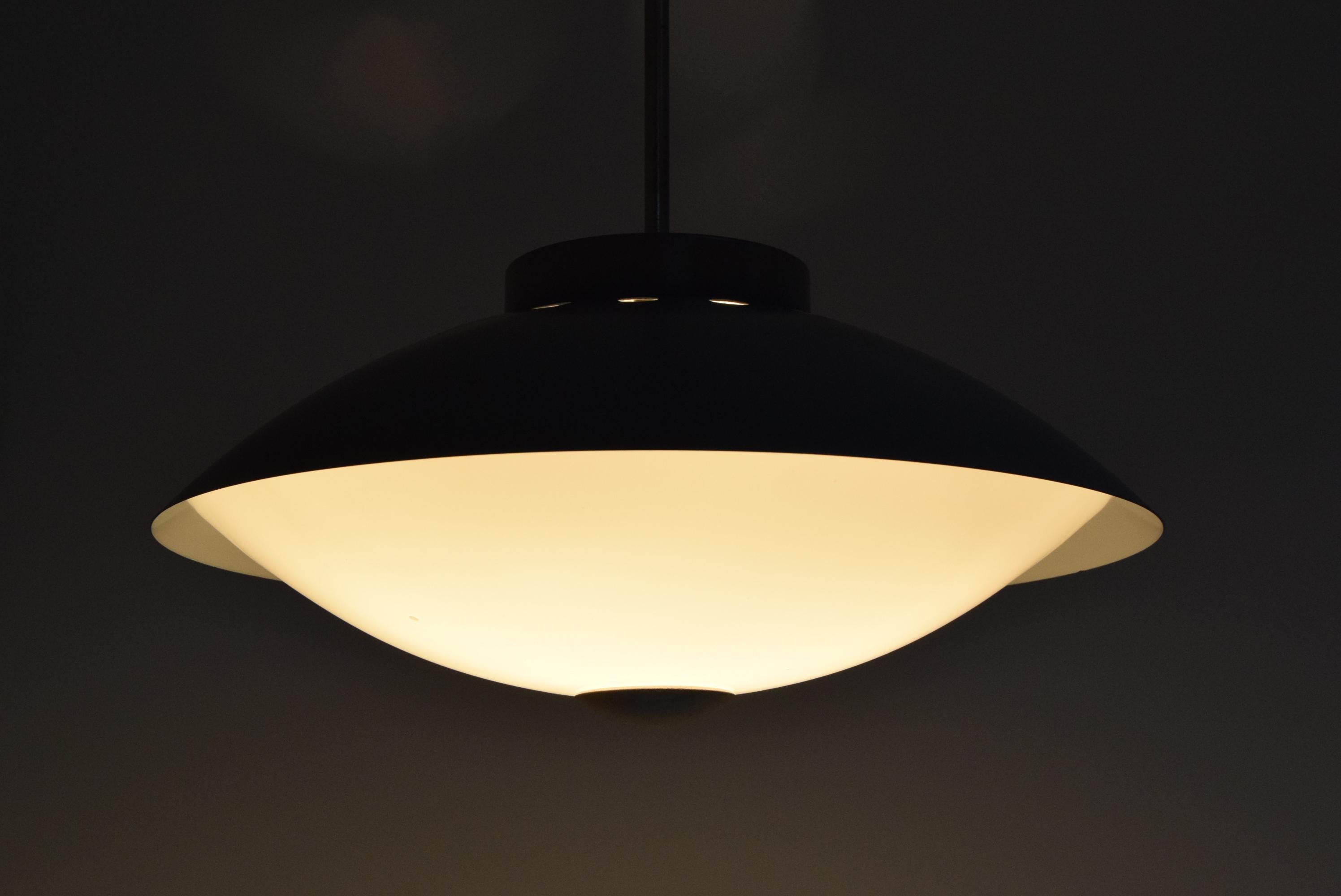 Ciondolo UFO di Napako, design di metà secolo, anni '70 in vendita 4