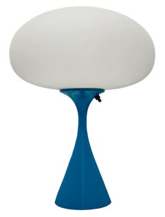 Tischlampe im Mid-Century-Design von Designline in Blau mit weißem mattiertem Schirm