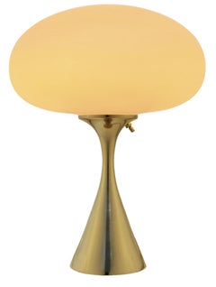 Lámpara de sobremesa de diseño de mediados de siglo de Designline en cromo con pantalla esmerilada blanca