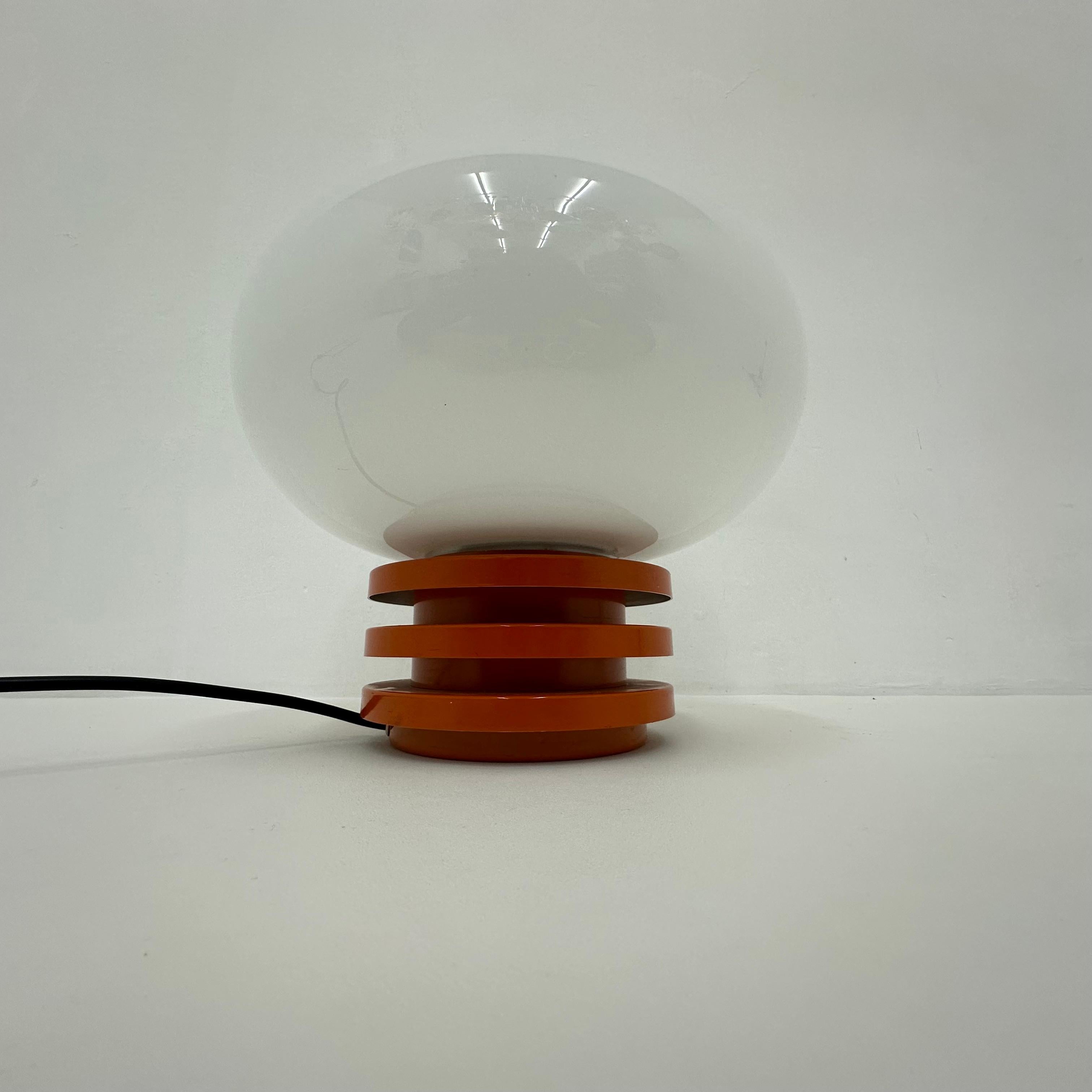 Dimensions: 28cm H, 31cm diameter
Material: Metal , glass
Color: Orange , white