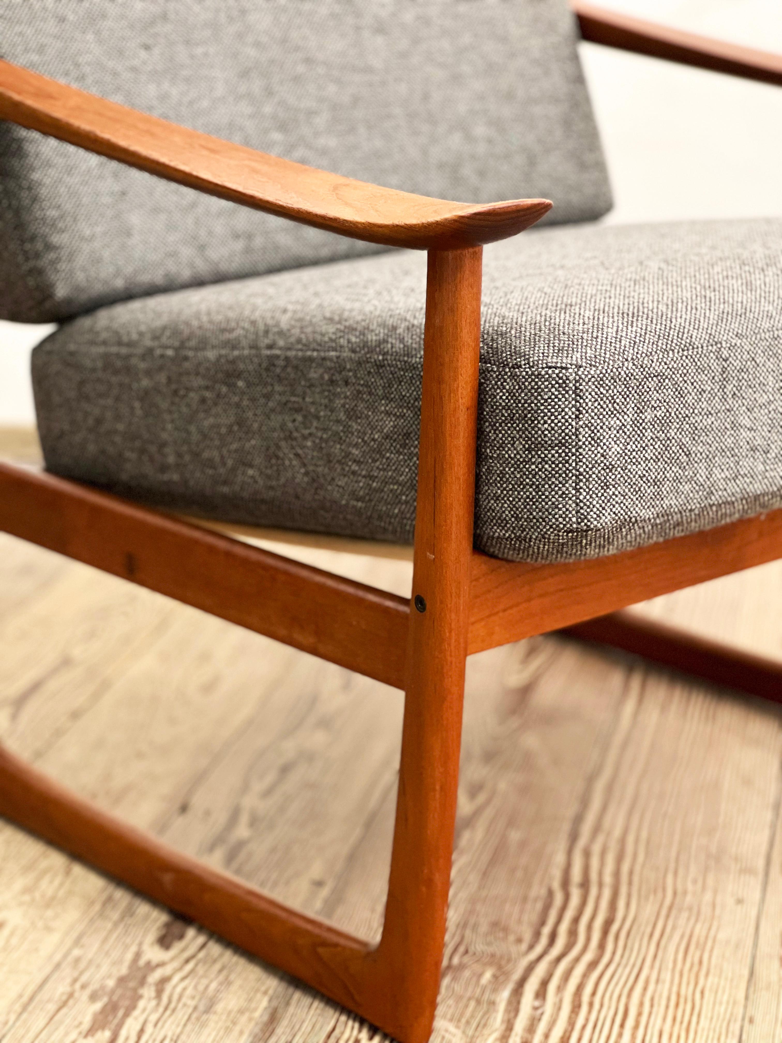 Poltrona in teak di Peter Hvidt per France & Søn, Danimarca, 1950s in vendita 4