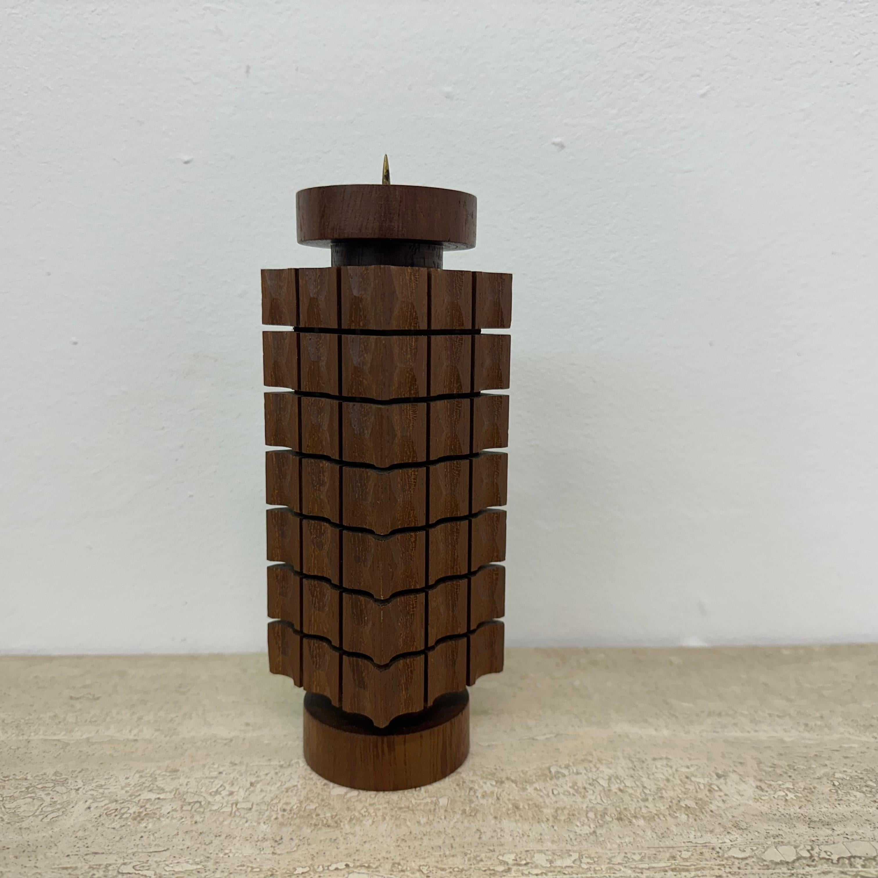 Fine XX secolo Portacandele in legno di teak dal design Mid Century, anni '70 in vendita