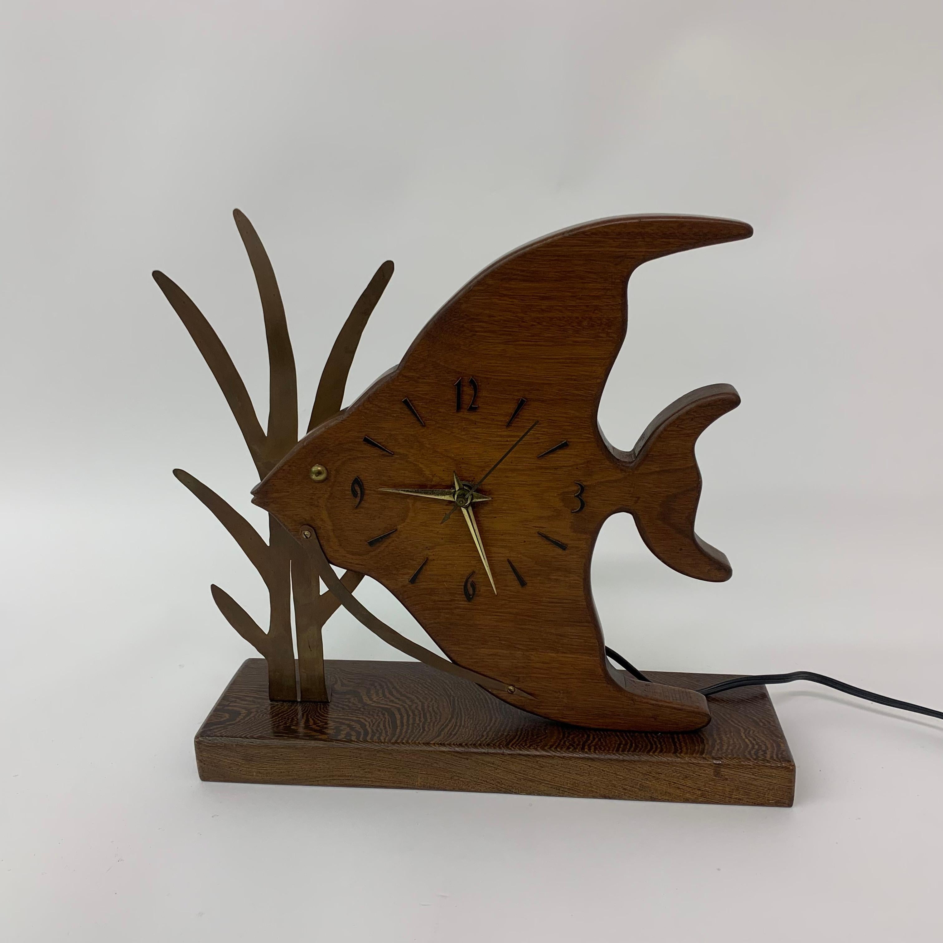 Mid-century design Teak wooden Fish Nufa clock , 1960’s In Good Condition In Delft, NL