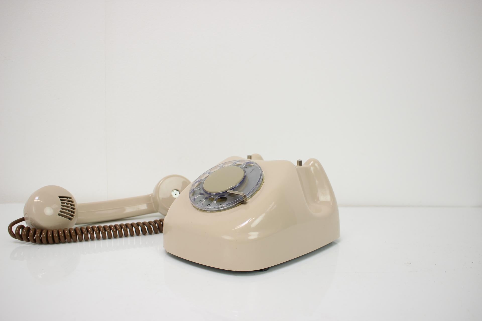 Mid-Century Modern Telephone du milieu du siècle dernier de Tesla, 1979, Tchécoslovaquie en vente