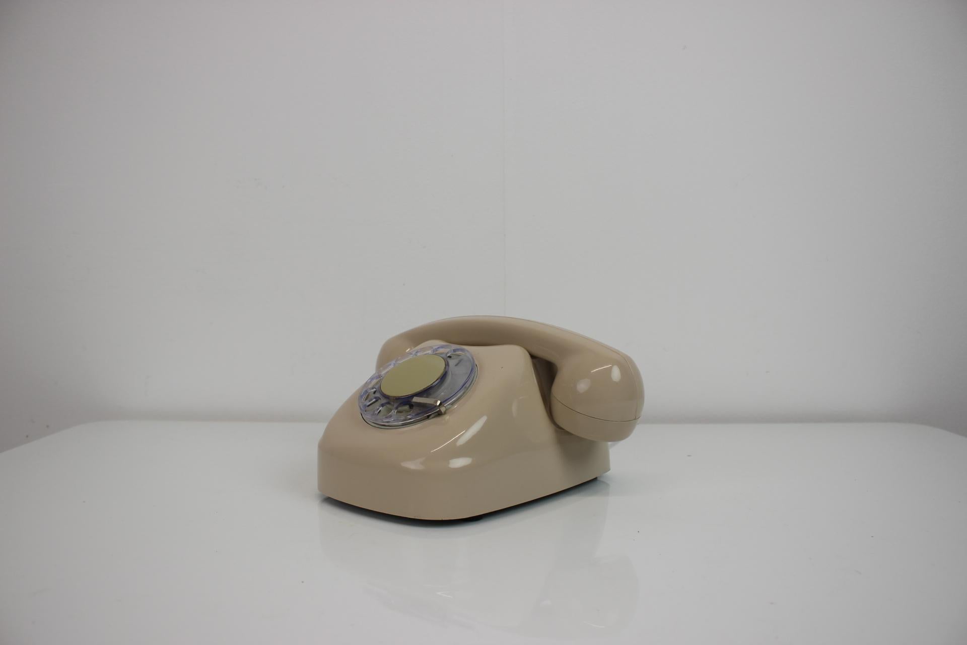 Mid-Century Design Telephone by Tesla, 1979, Czechoslovakia In Good Condition For Sale In Praha, CZ