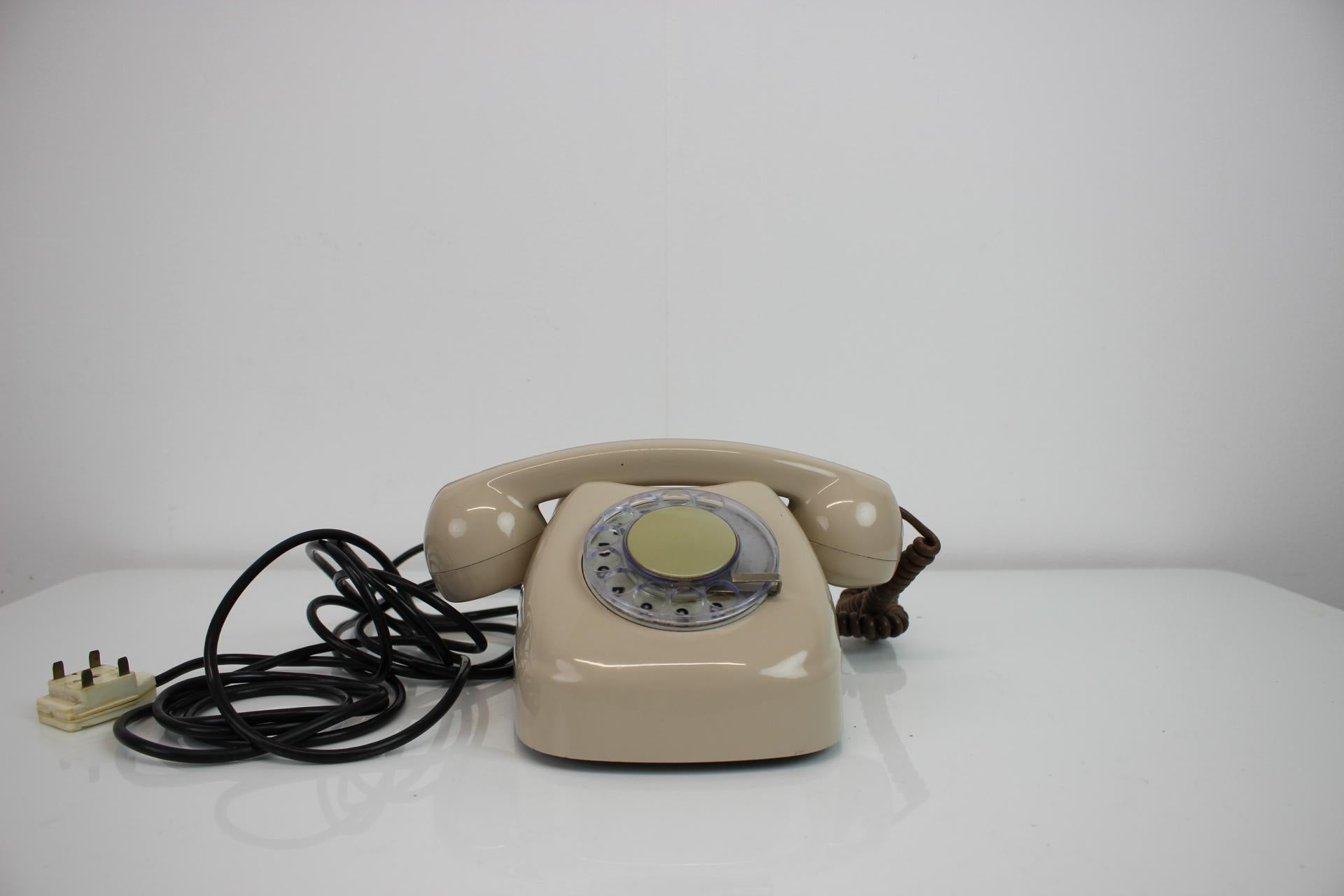 Mid-Century Design Telephone by Tesla, 1979, Czechoslovakia For Sale 2