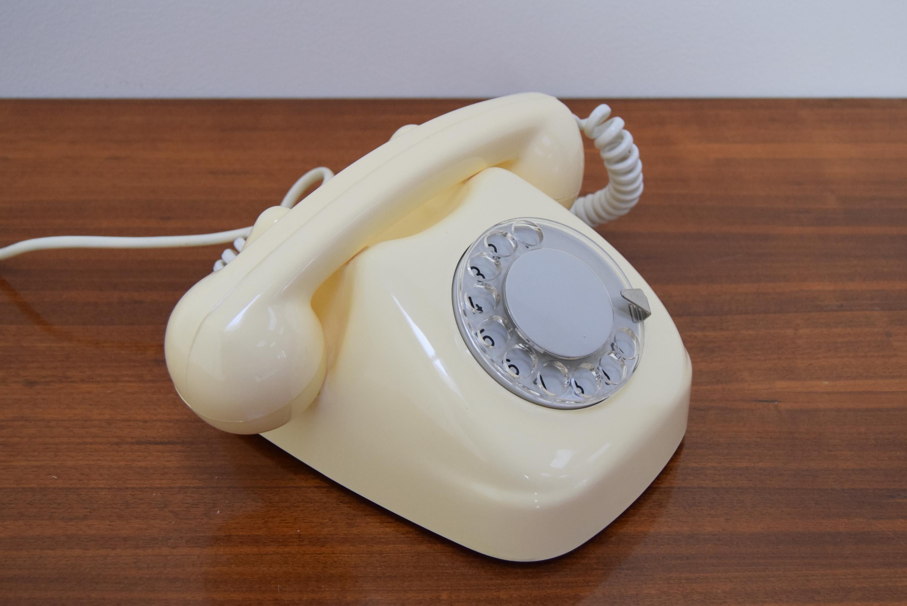 Mid-Century Design Telephone by Tesla, 1979 In Good Condition In Praha, CZ