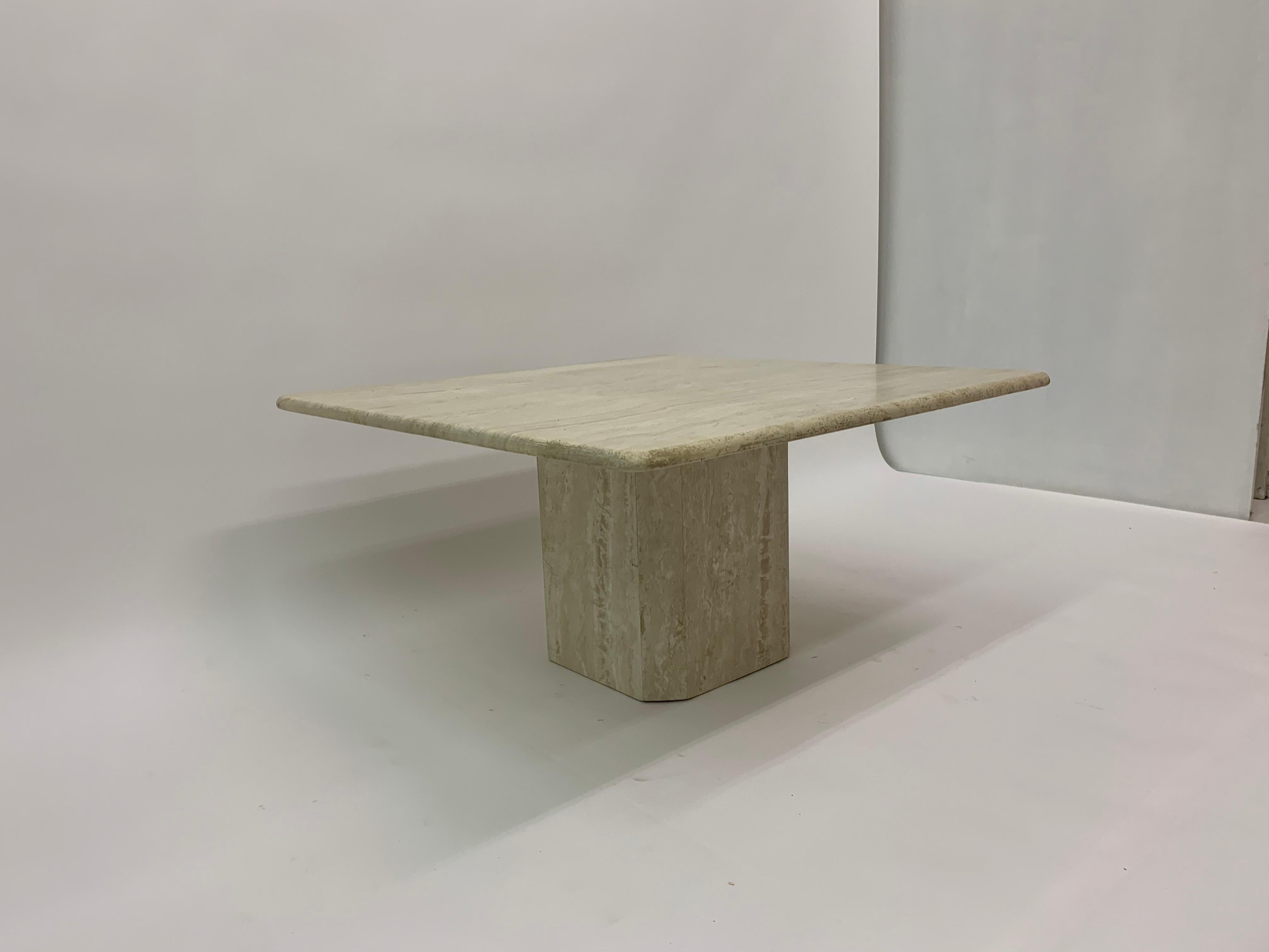 Table basse en travertin, design du milieu du siècle, années 1970 en vente 10