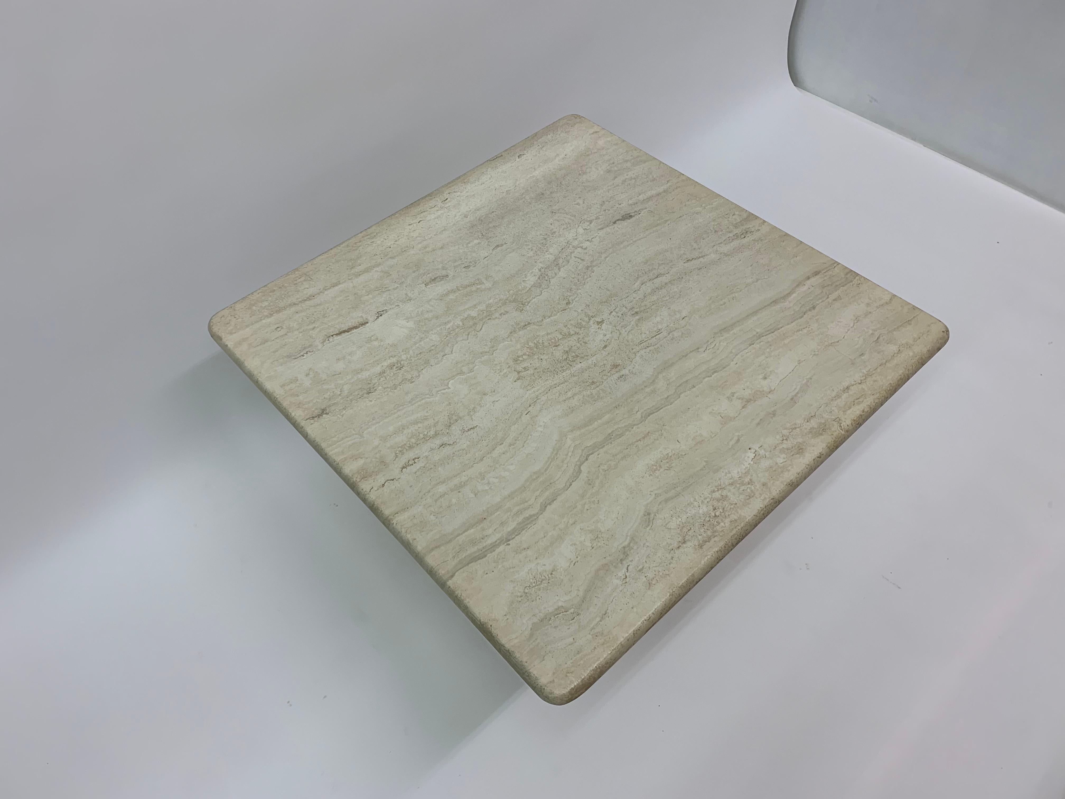 Table basse en travertin, design du milieu du siècle, années 1970 en vente 12