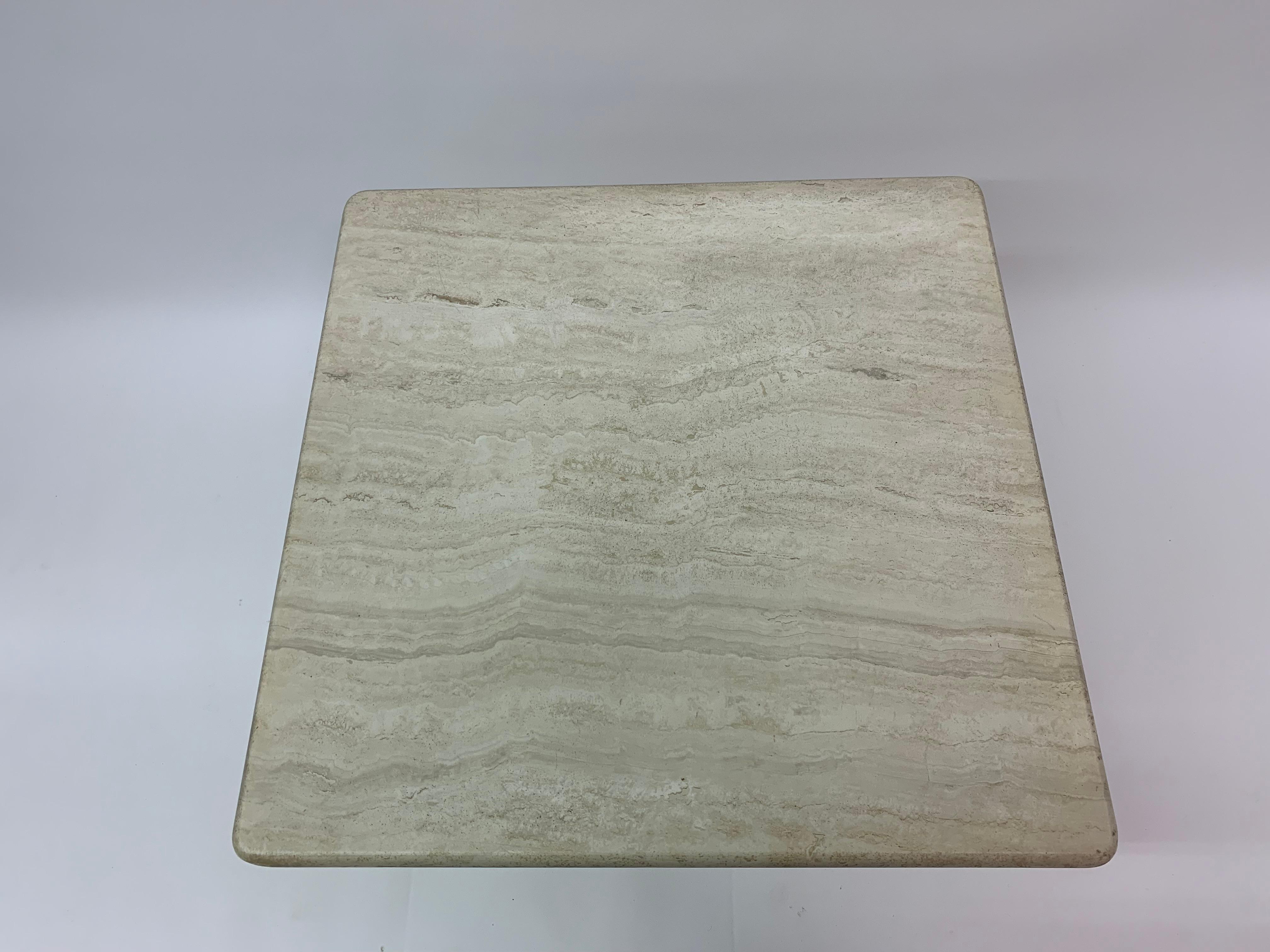 Table basse en travertin, design du milieu du siècle, années 1970 en vente 4
