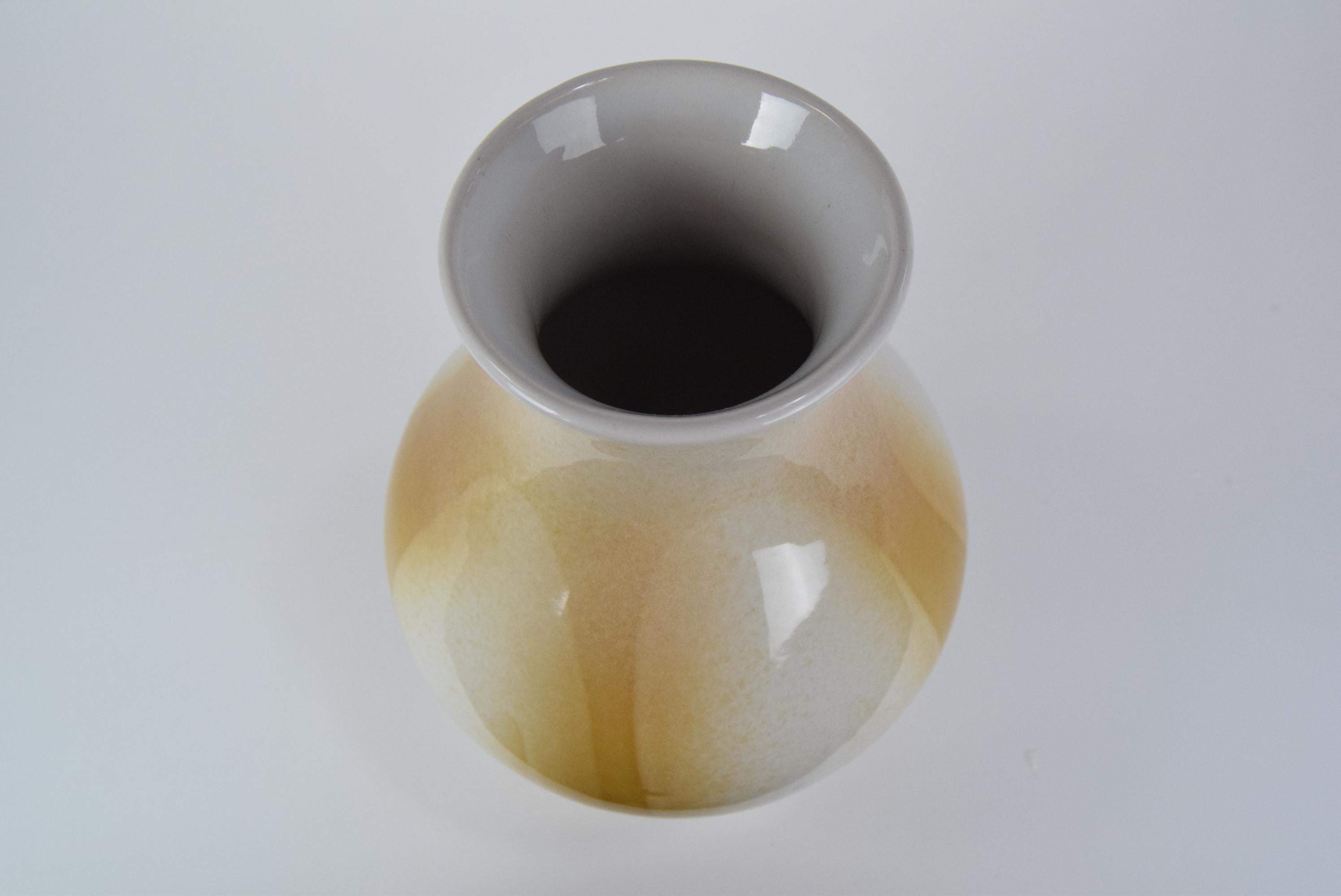 Mid-century Design Vase by Ditmar Urbach, Collection JULIE, 1964.  In Good Condition For Sale In Praha, CZ