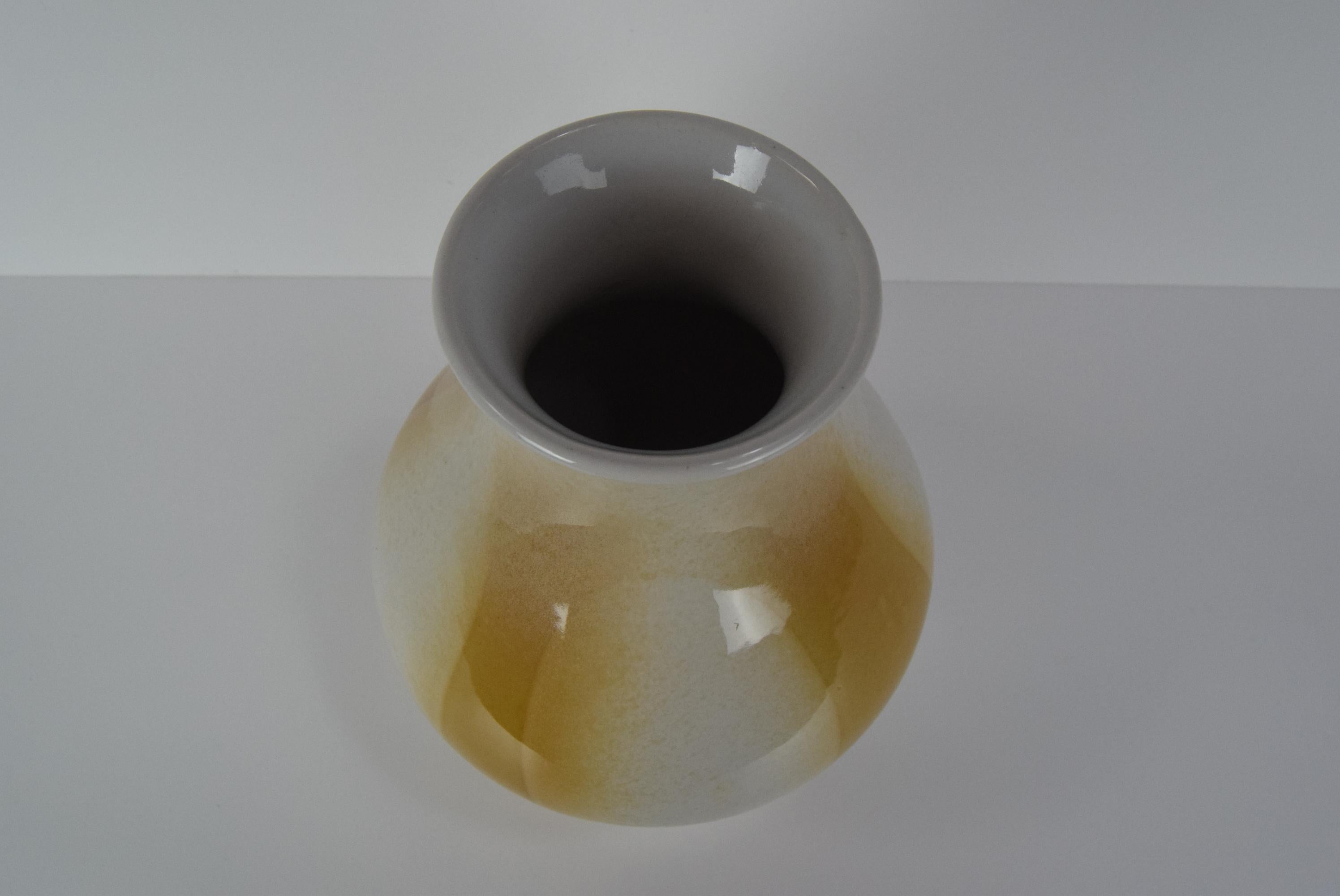 Ceramic Mid-century Design Vase by Ditmar Urbach, Collection JULIE, 1964.  For Sale