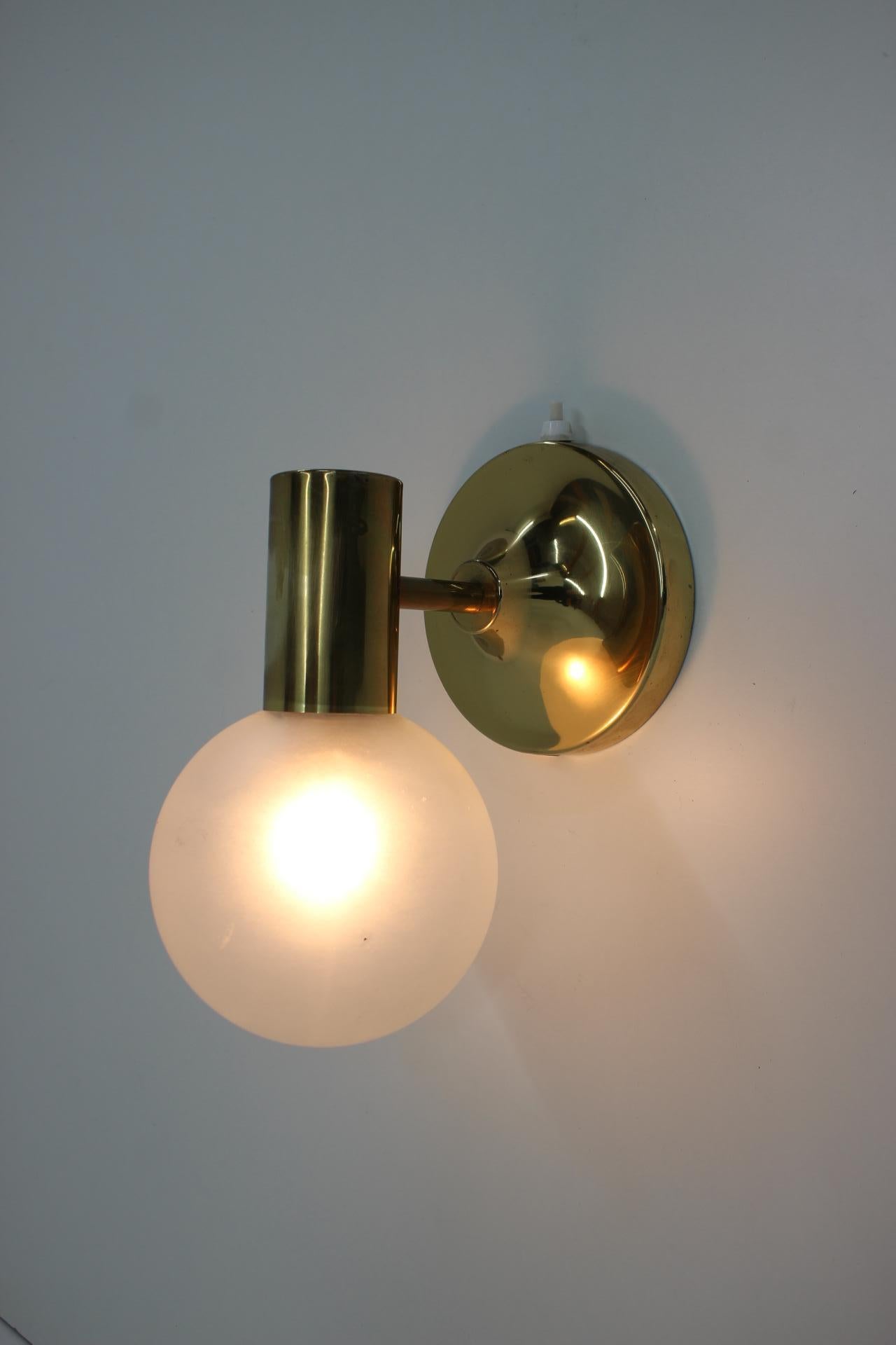 Midcentury Design Wall Lamp, 1970s In Fair Condition For Sale In Praha, CZ