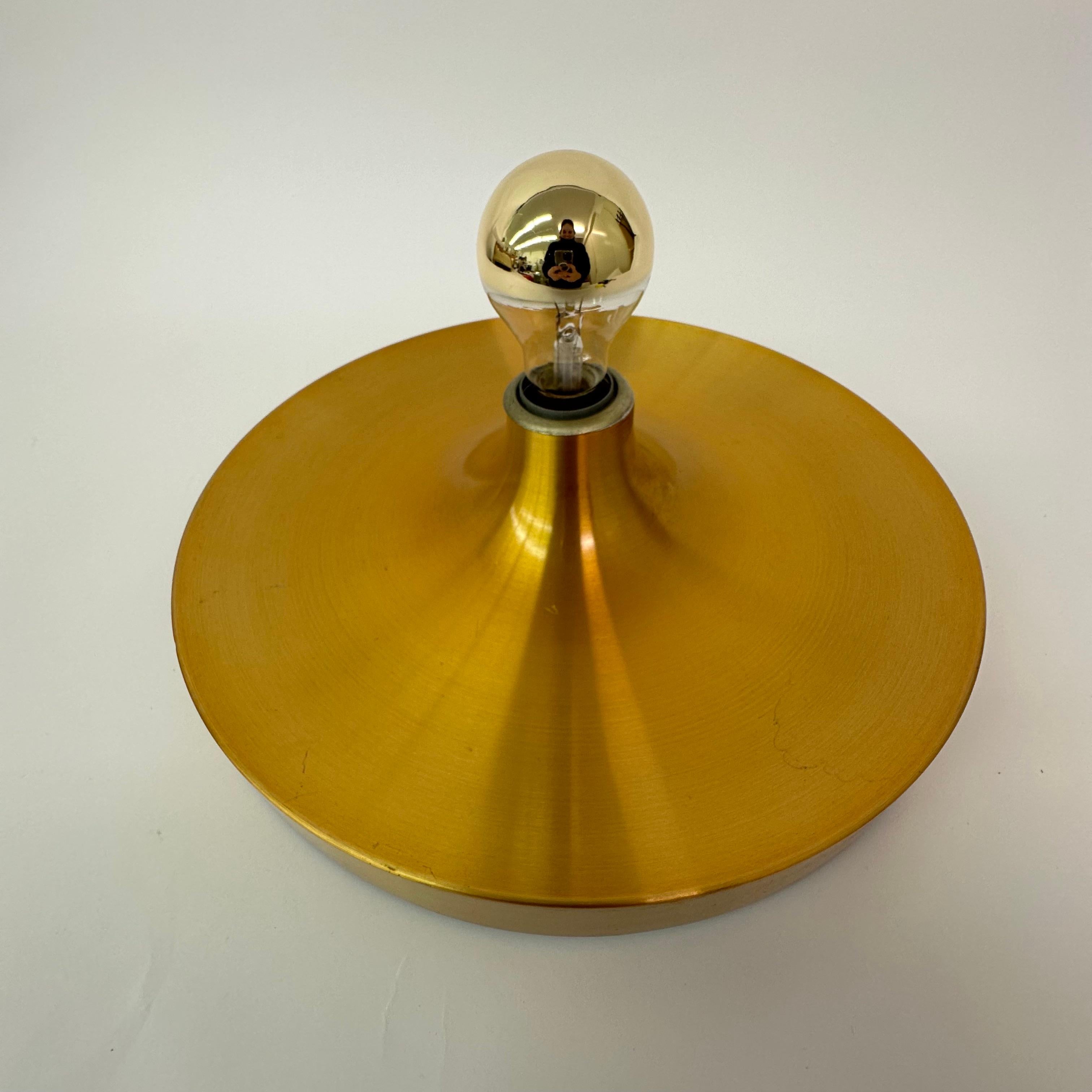 Mid Century design wall lamp disc , 1970’s For Sale 3