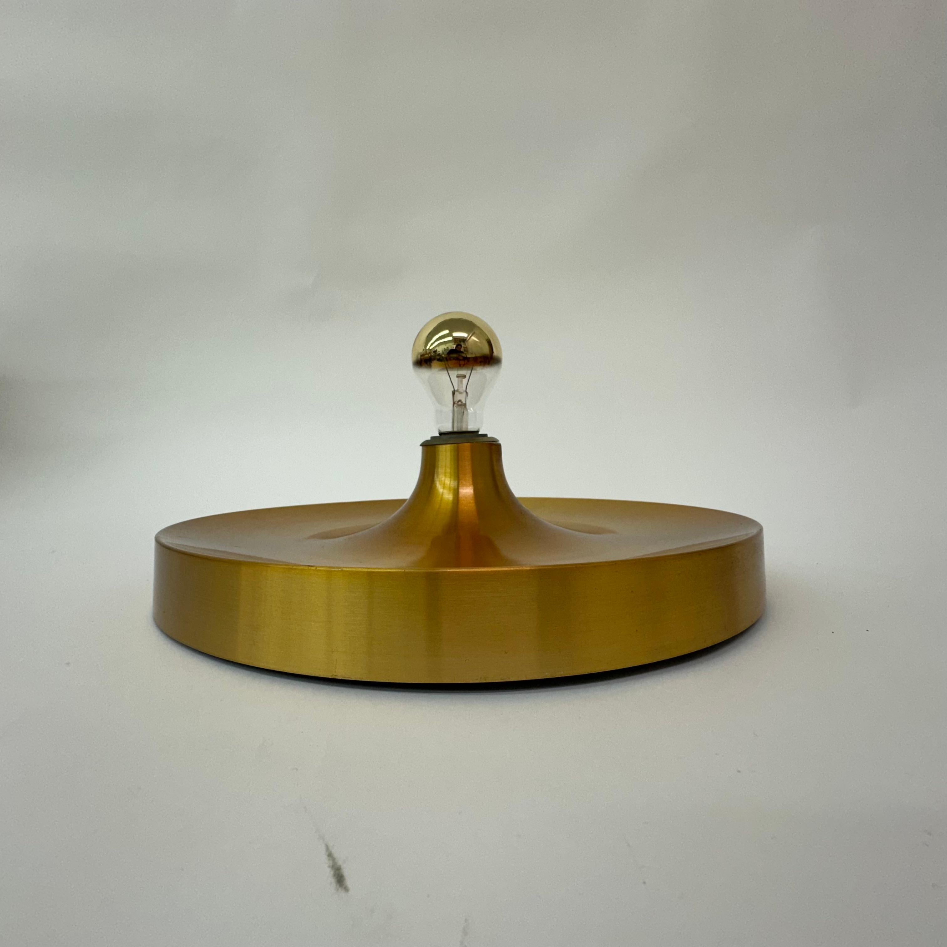 Mid Century design wall lamp disc , 1970’s For Sale 1