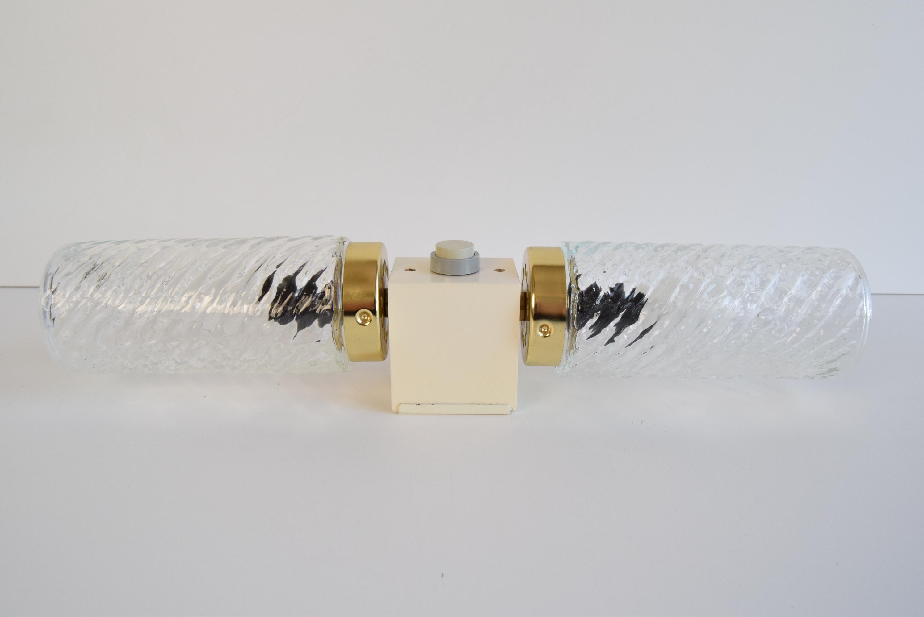 Fine XX secolo Lampada da parete dal design di metà secolo / Napako, anni '70. in vendita