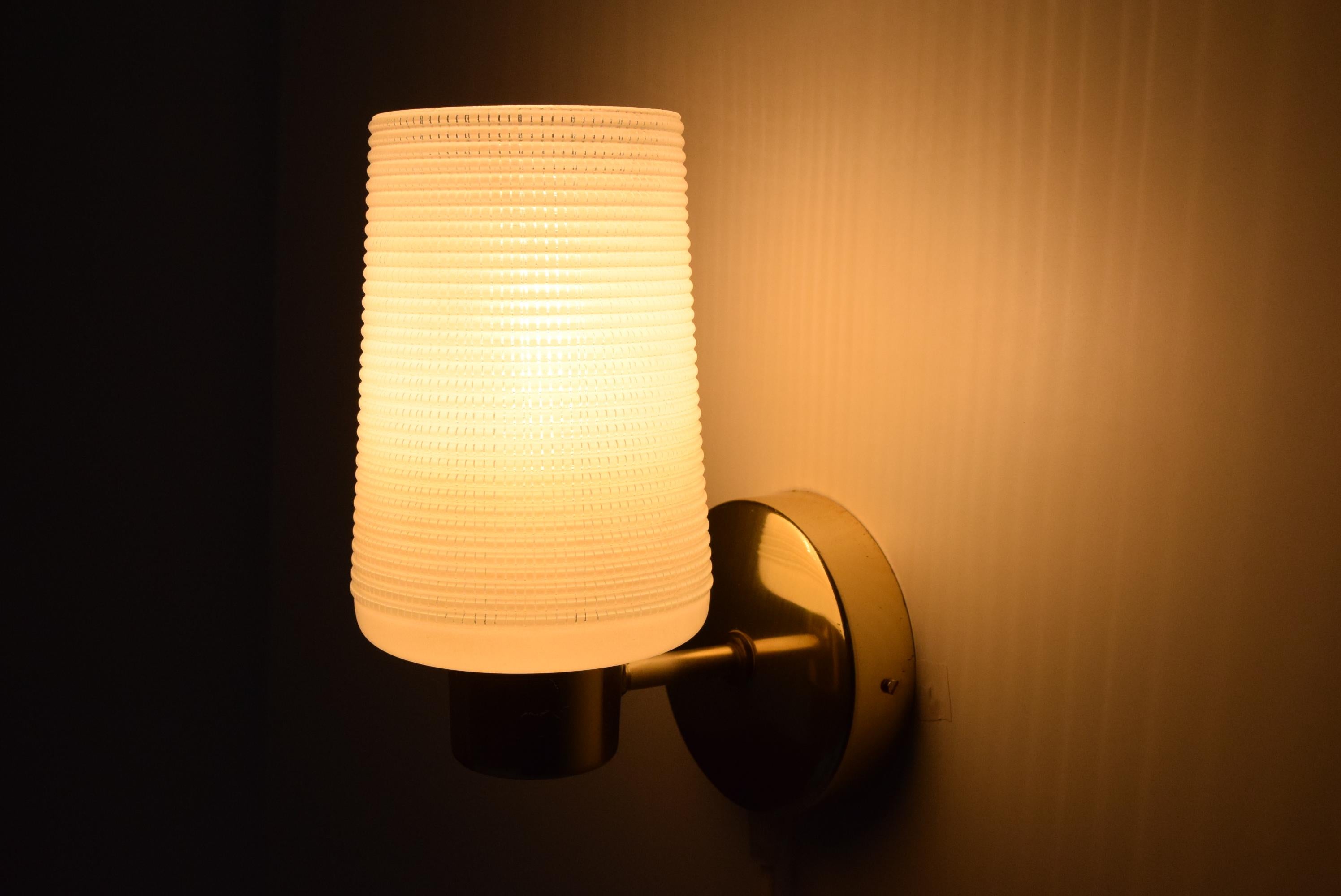 Mid-Century Design Wall Lamp, 1960's For Sale 5