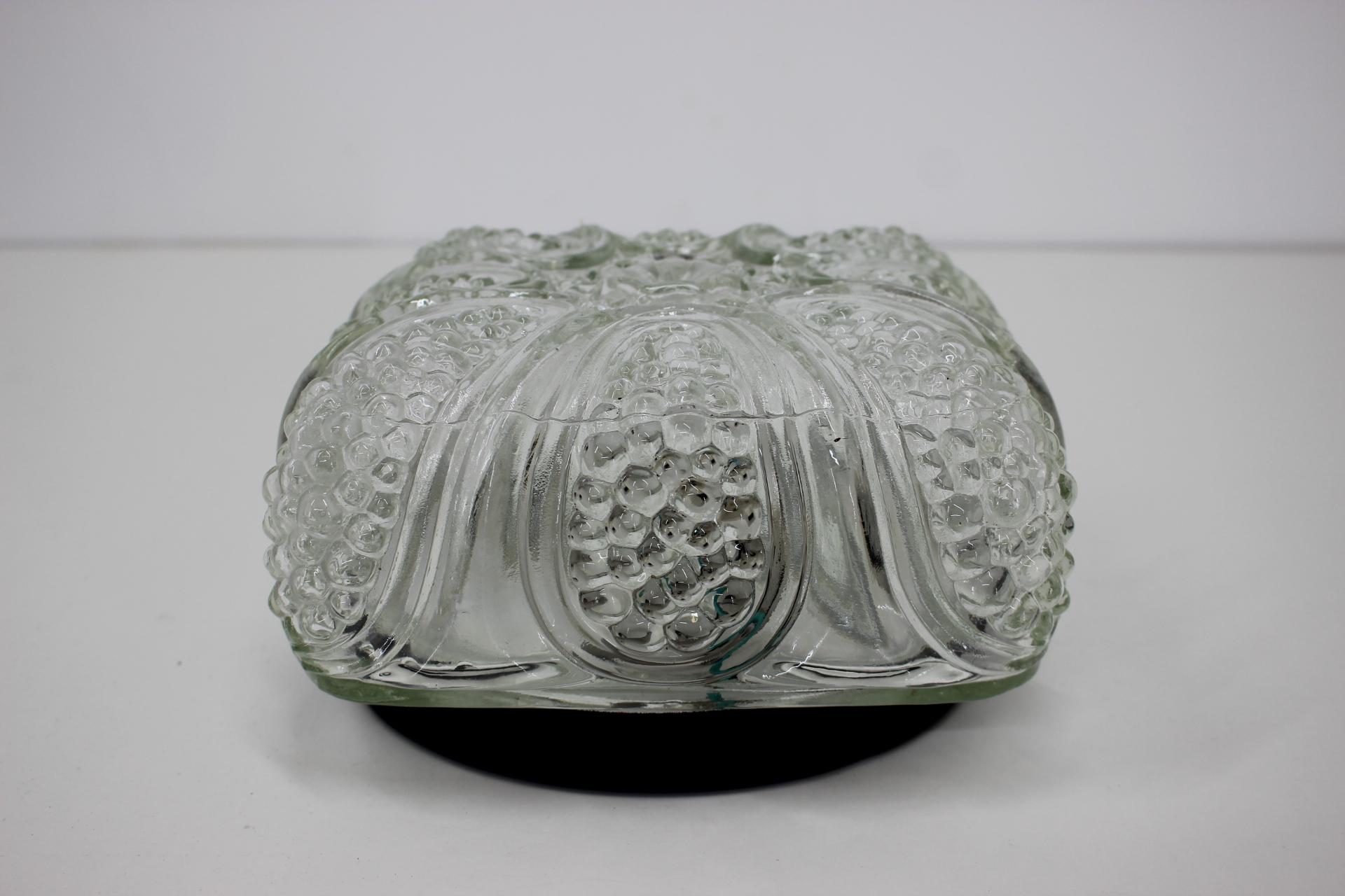 Midcentury Design Wand- oder Deckenleuchte:: Flush Mount:: 1970er Jahre (Moderne der Mitte des Jahrhunderts) im Angebot