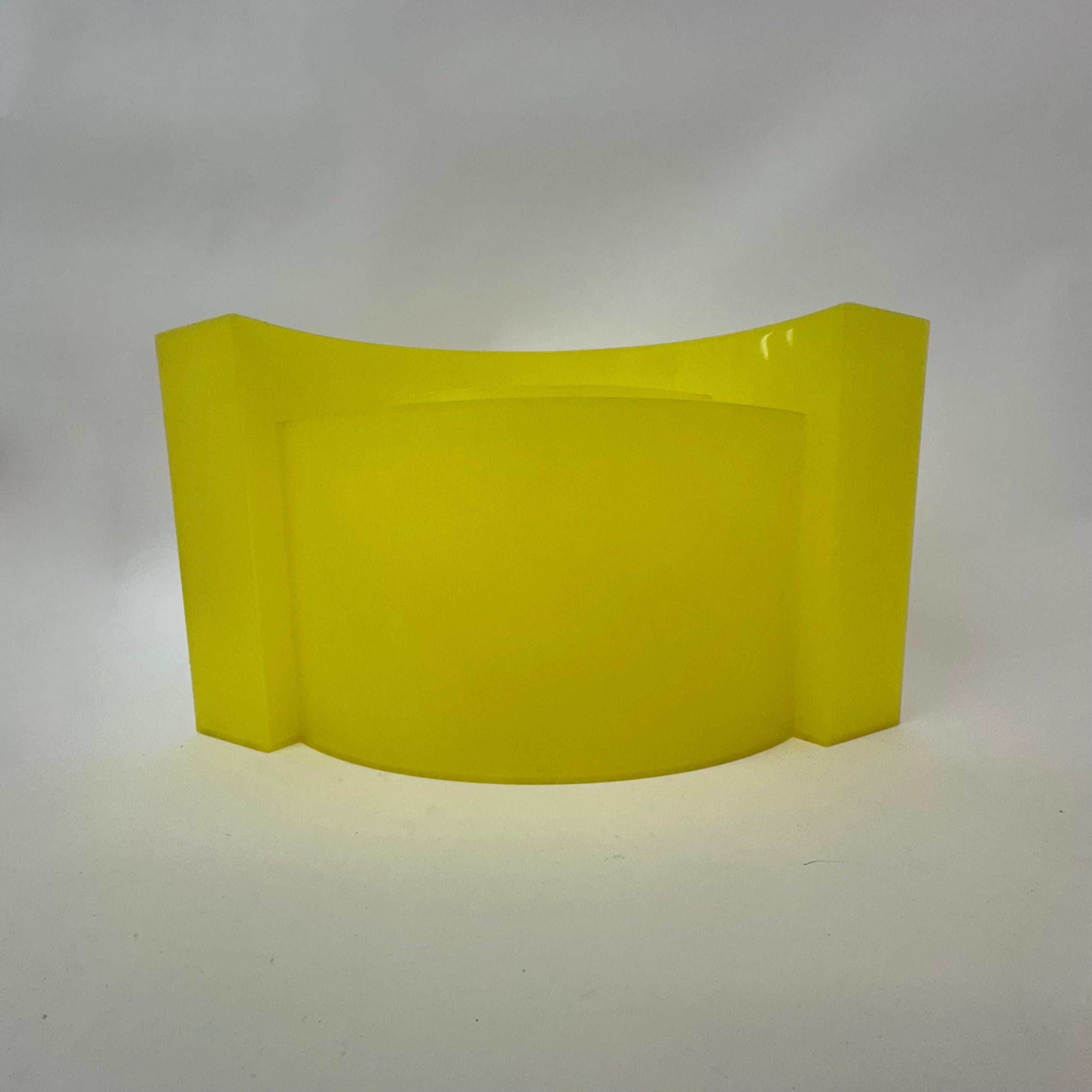 Dimensions: 50cm W, 23cm D, 27cm H
Material: Plastic
Color: Yellow
Designer : Maier-Aichen
Manufacturer: Authentics
Model: Wave