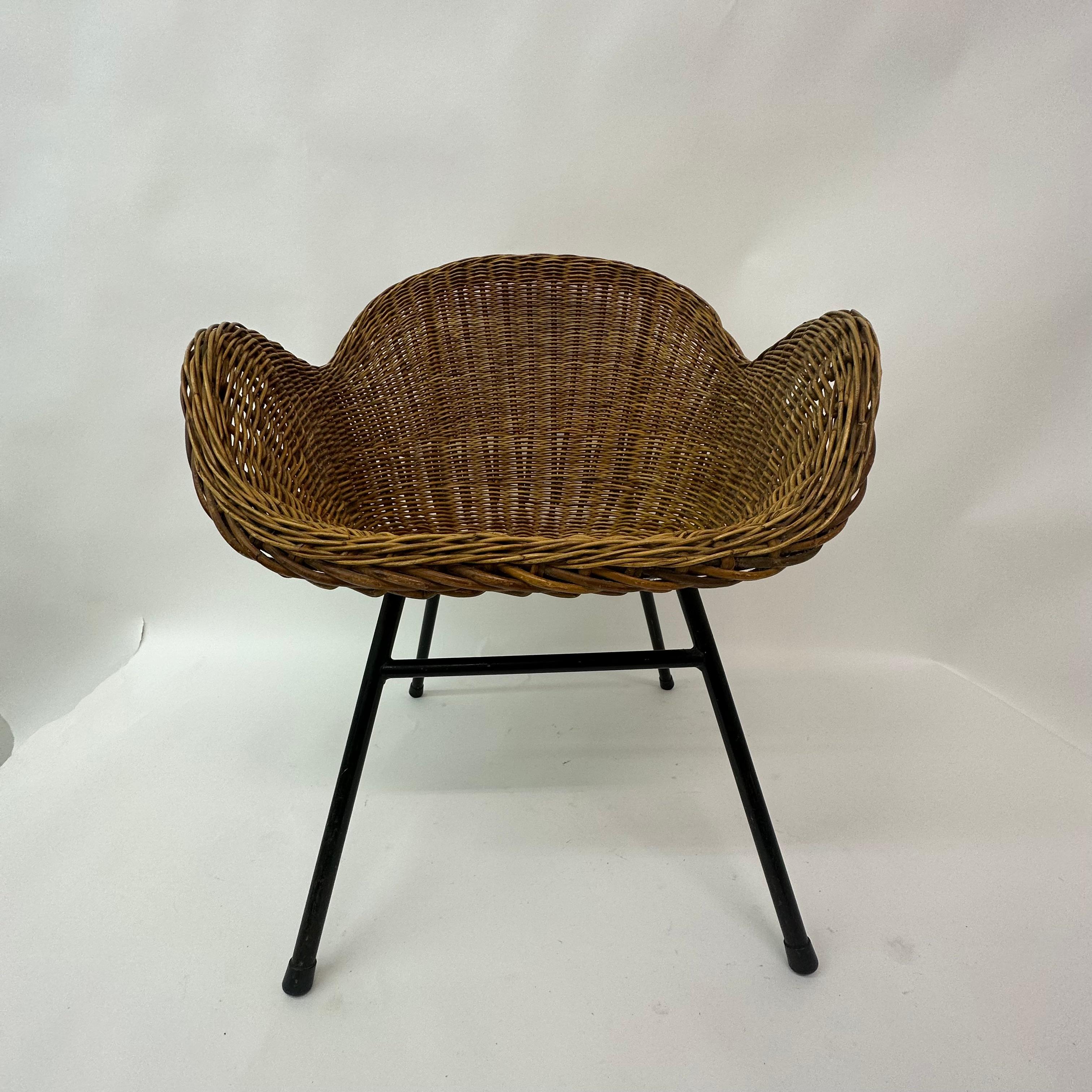Mid-Century Modern Mid-Century design wicker chair by Dirk Sliedrecht , 1950’s For Sale