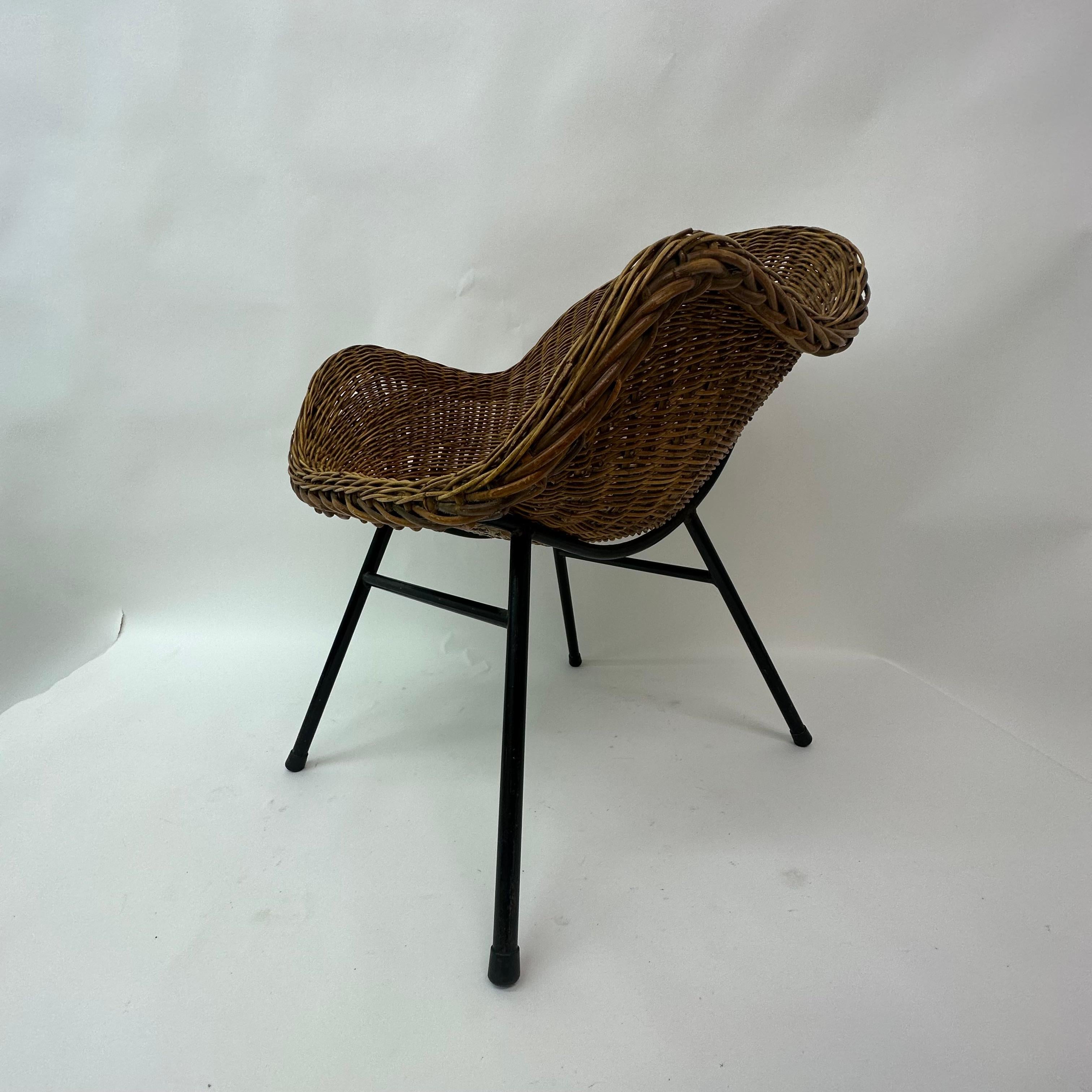 Mid-Century design wicker chair by Dirk Sliedrecht , 1950’s For Sale 1