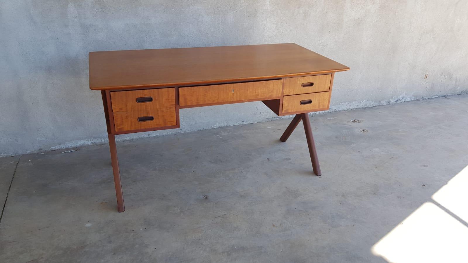 20th Century Mid Century Design Wood Desk with four drawers