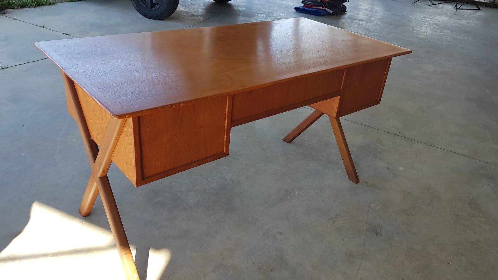 Teak Mid Century Design Wood Desk with four drawers